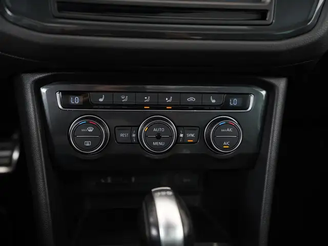 Volkswagen Tiguan view 12