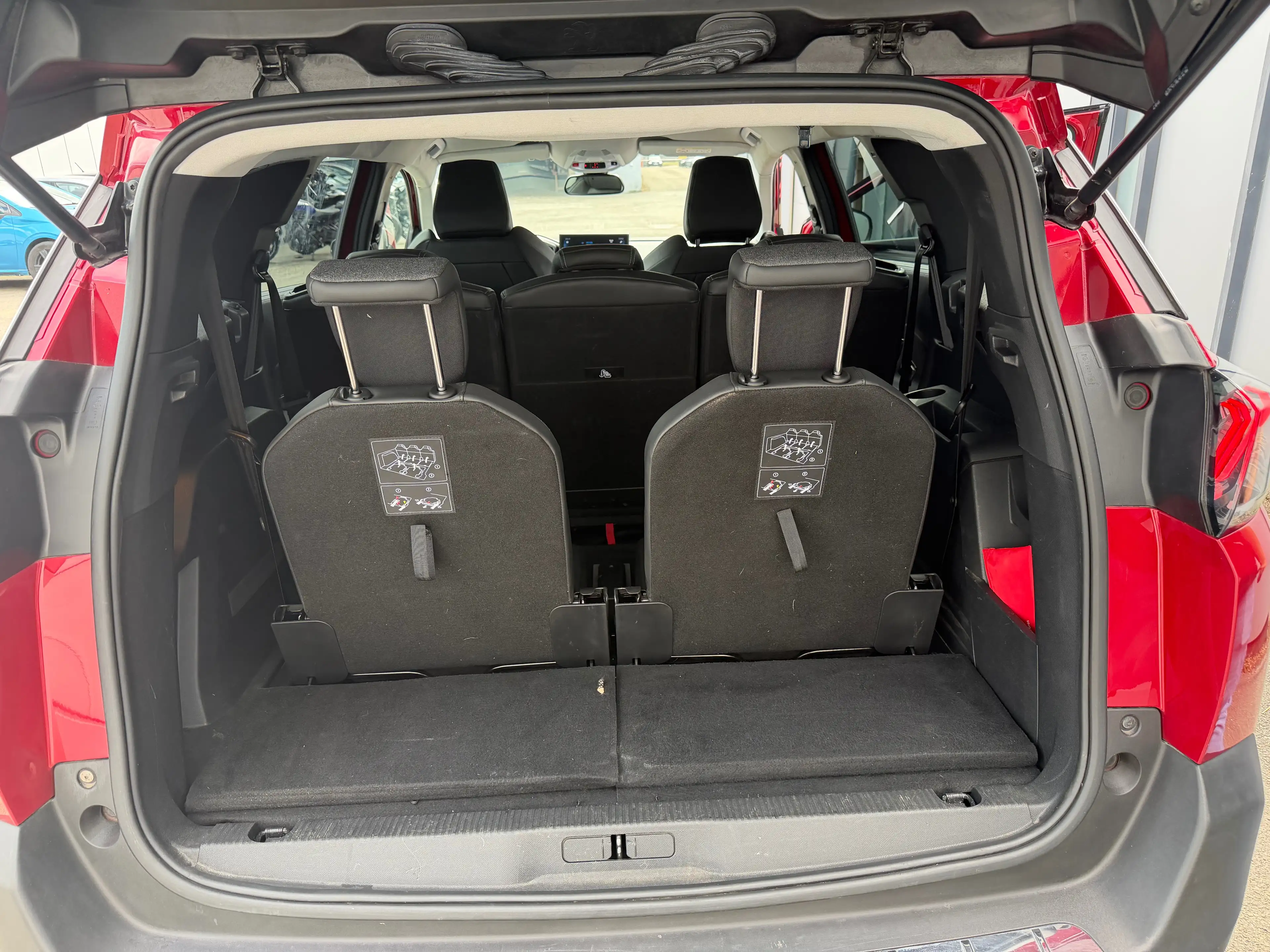 Peugeot 5008 1.5 hdi 130ch Allure — photo 6