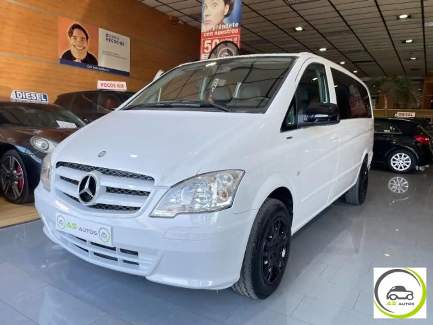 Mercedes-Benz Vito Crew 110CDI Compacta Wit - 1