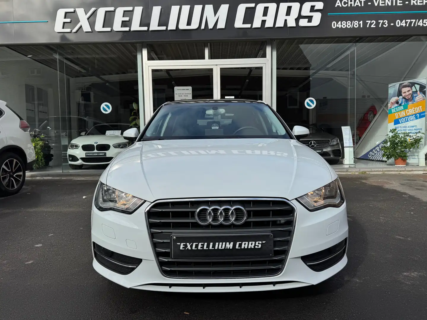 Audi A3 Sportback 1.4 TFSI S tronic Toit Pano Gps Cuir Blanc - 2
