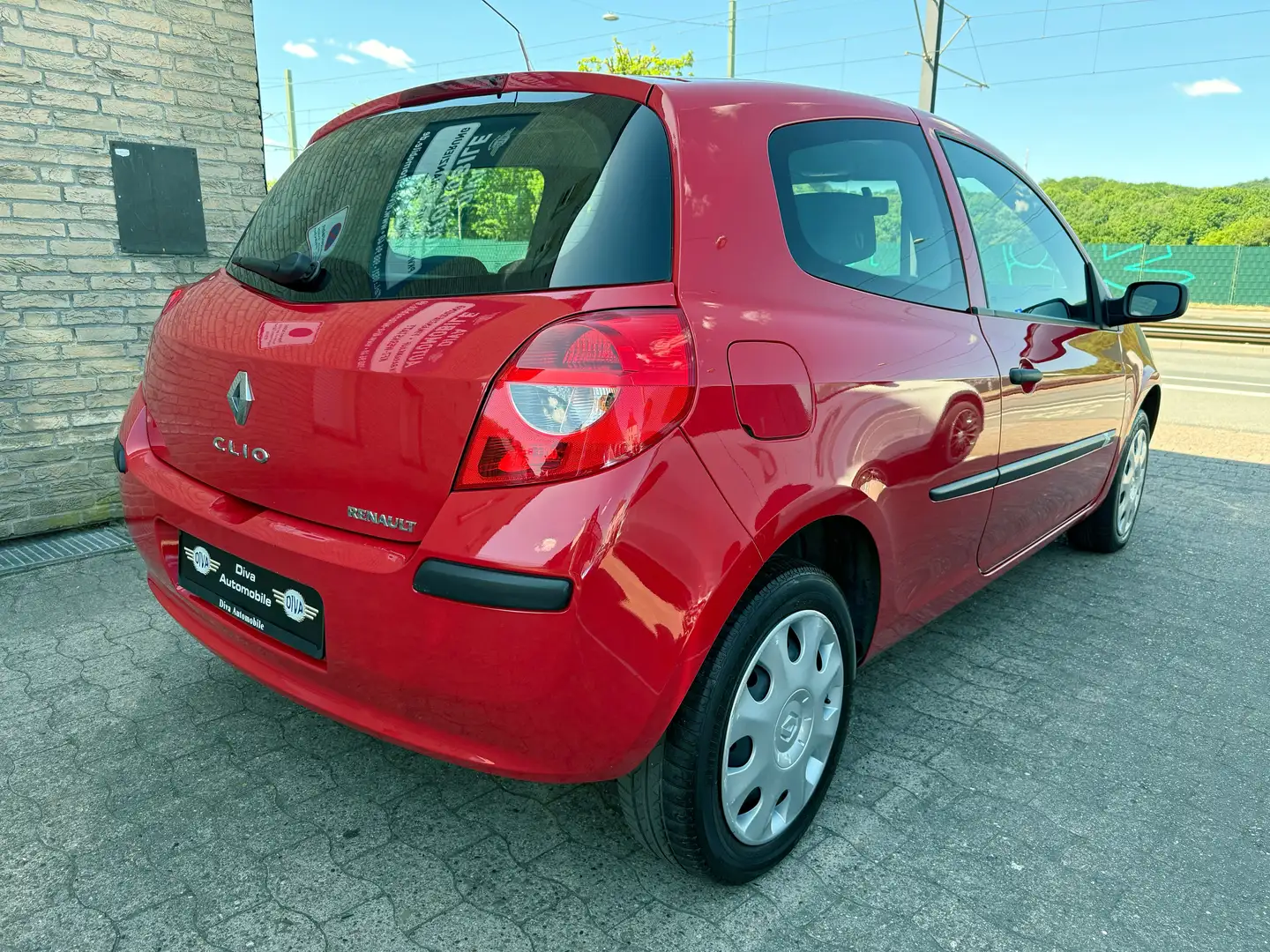 Renault Clio 1.2 Authentique 1.Hand, erst 19Tkm Rouge - 2