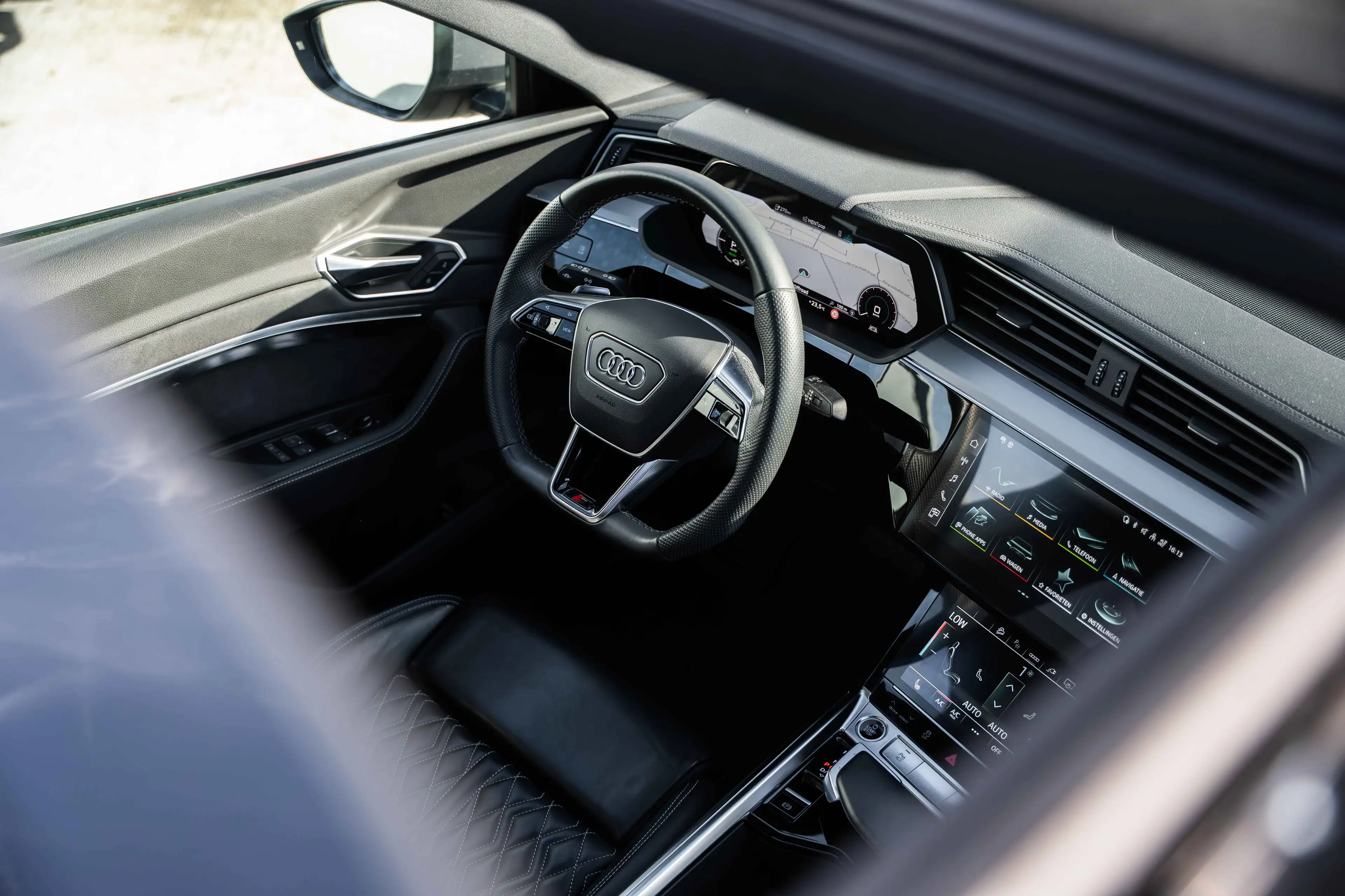 Audi e-tron E-TRON 55 SPORTBACK*QUATTRO*RS SEATS*PANO*LED*CAMERA* — photo 41