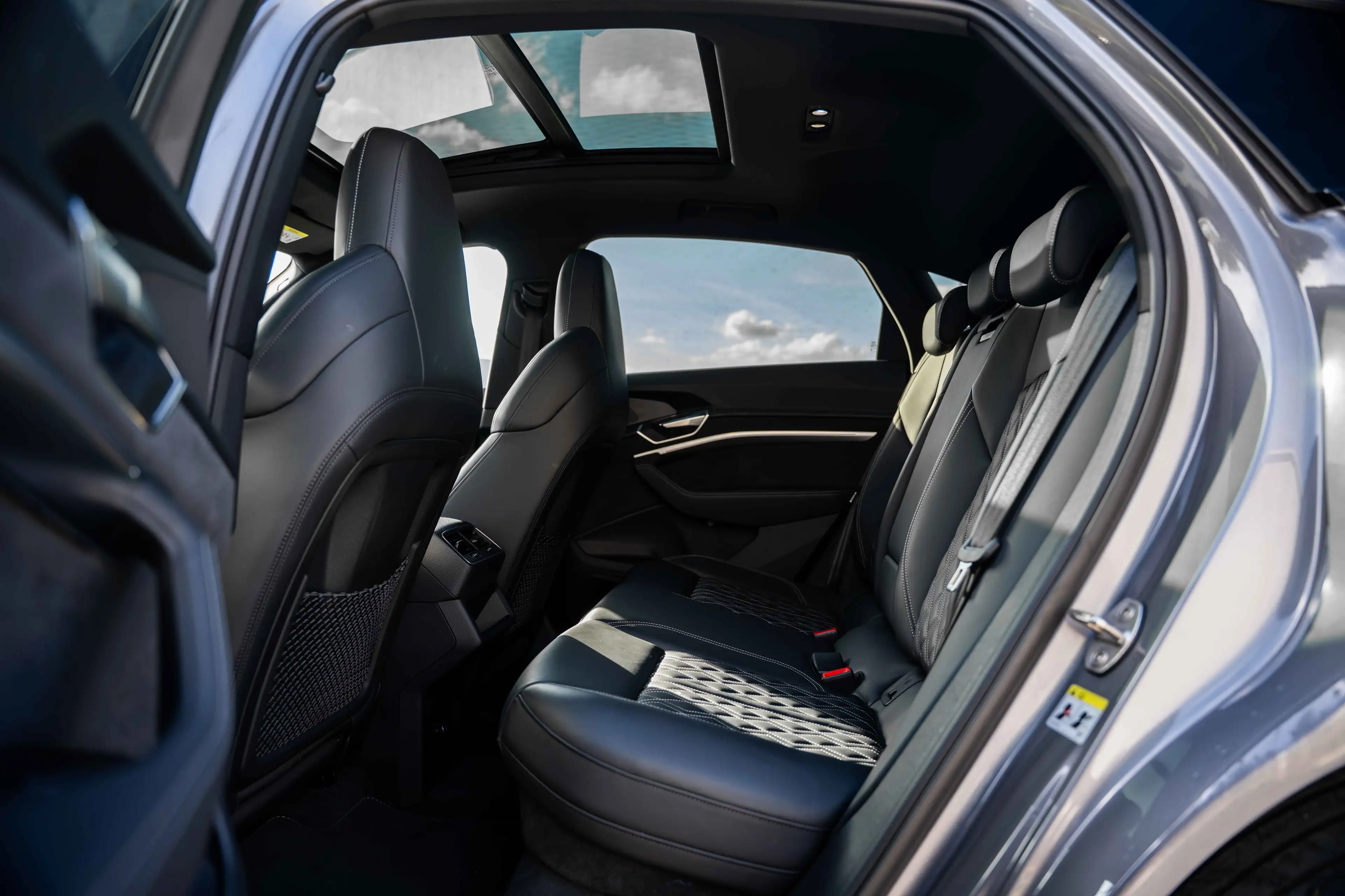 Audi e-tron E-TRON 55 SPORTBACK*QUATTRO*RS SEATS*PANO*LED*CAMERA* — photo 24