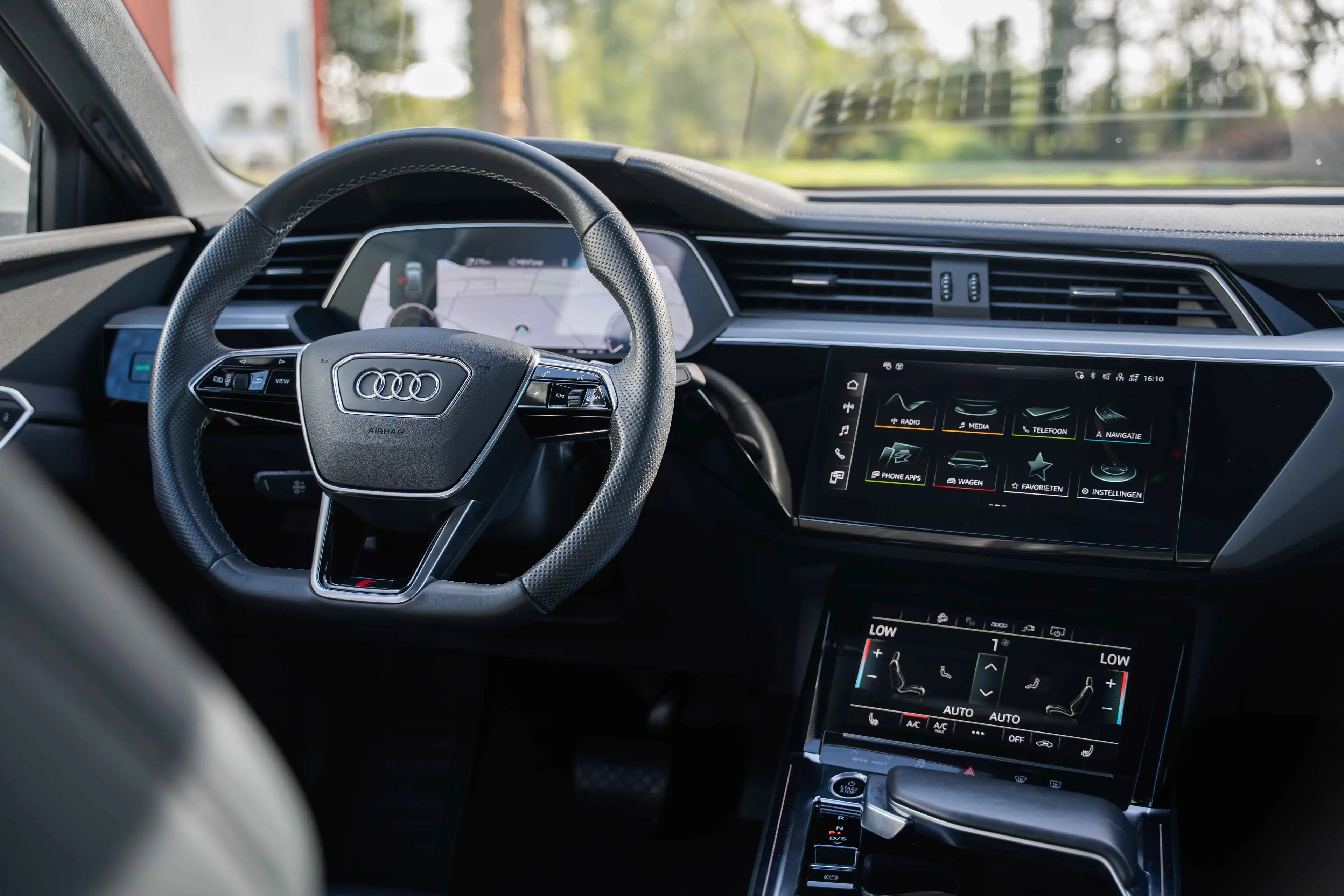 Audi e-tron E-TRON 55 SPORTBACK*QUATTRO*RS SEATS*PANO*LED*CAMERA* — photo 25