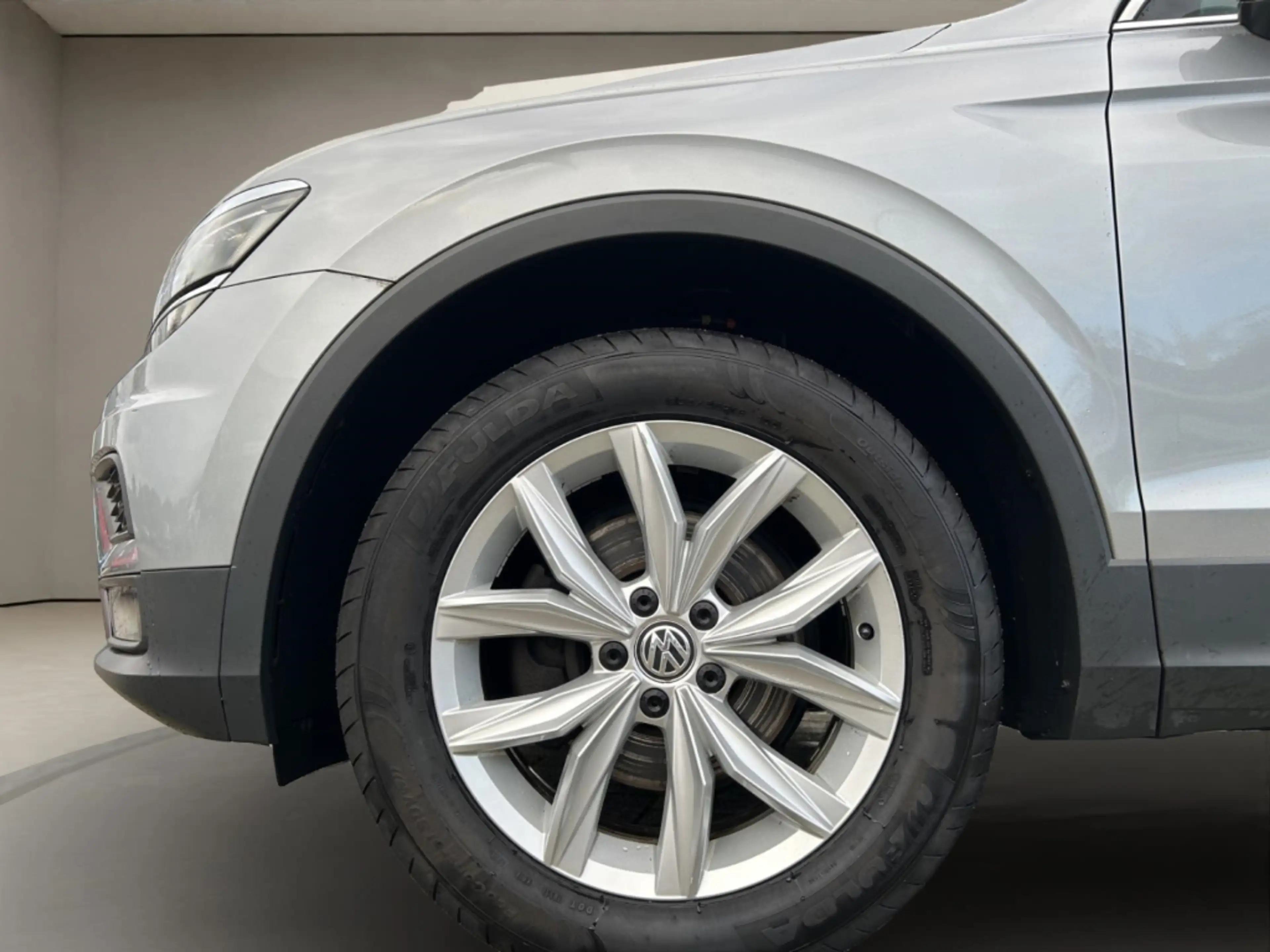 Volkswagen Tiguan Allspace 2.0 TDI DSG (LED/ACC/AHK/Standheizung) — photo 9
