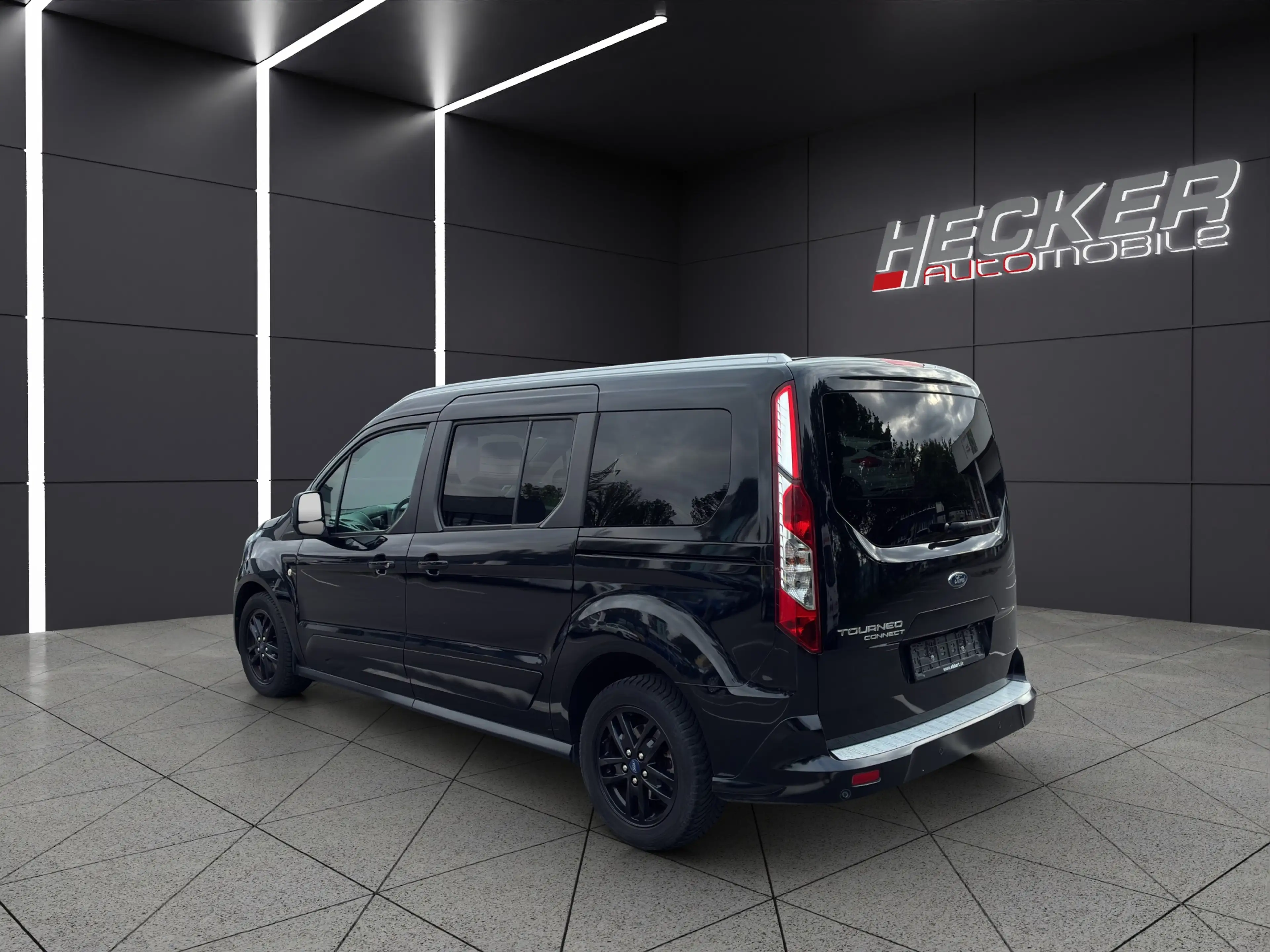 Ford Tourneo Connect 1.5TDCi Grand Titanium S/S EcoBlue — photo 4