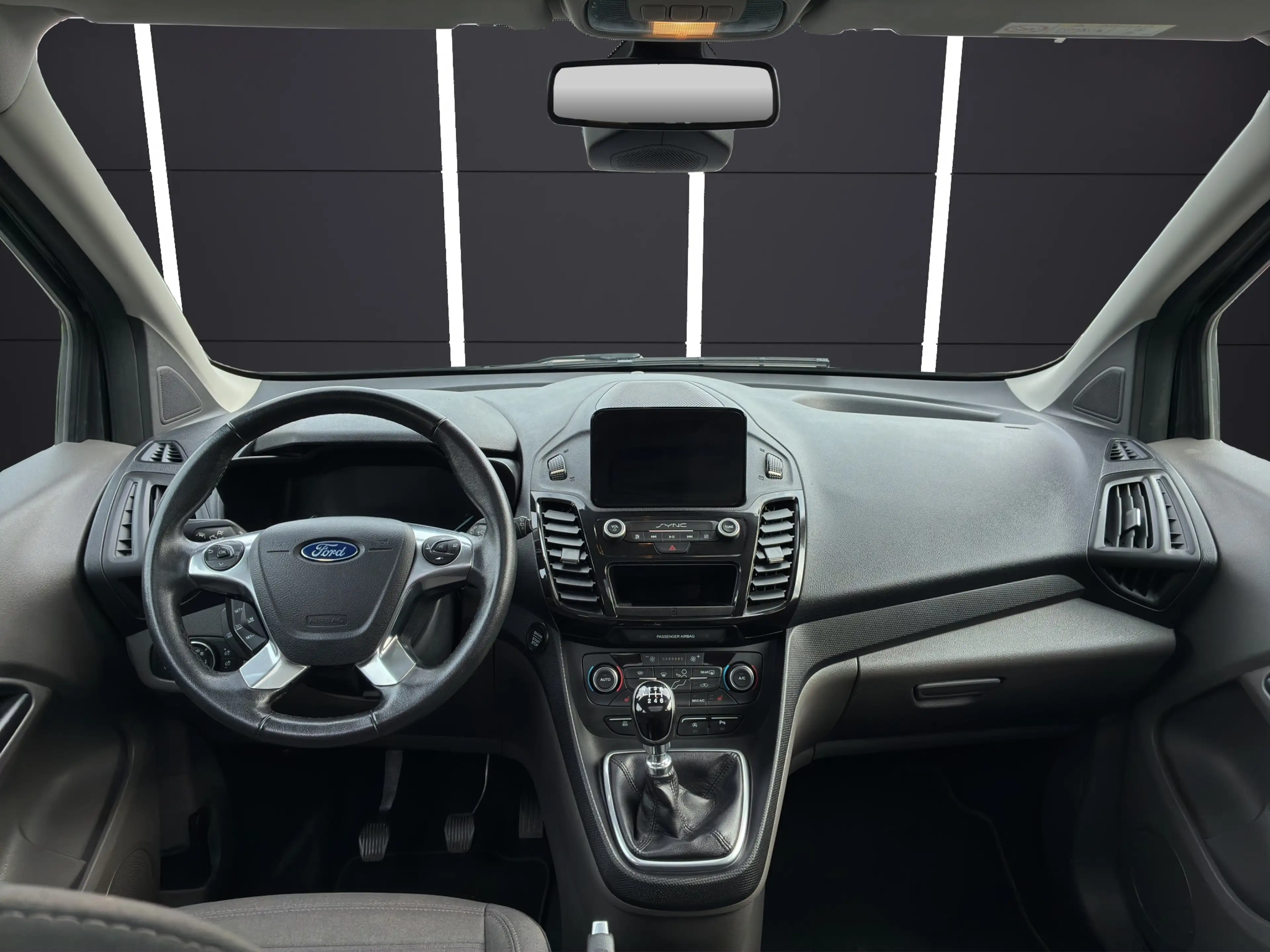 Ford Tourneo Connect 1.5TDCi Grand Titanium S/S EcoBlue — photo 13