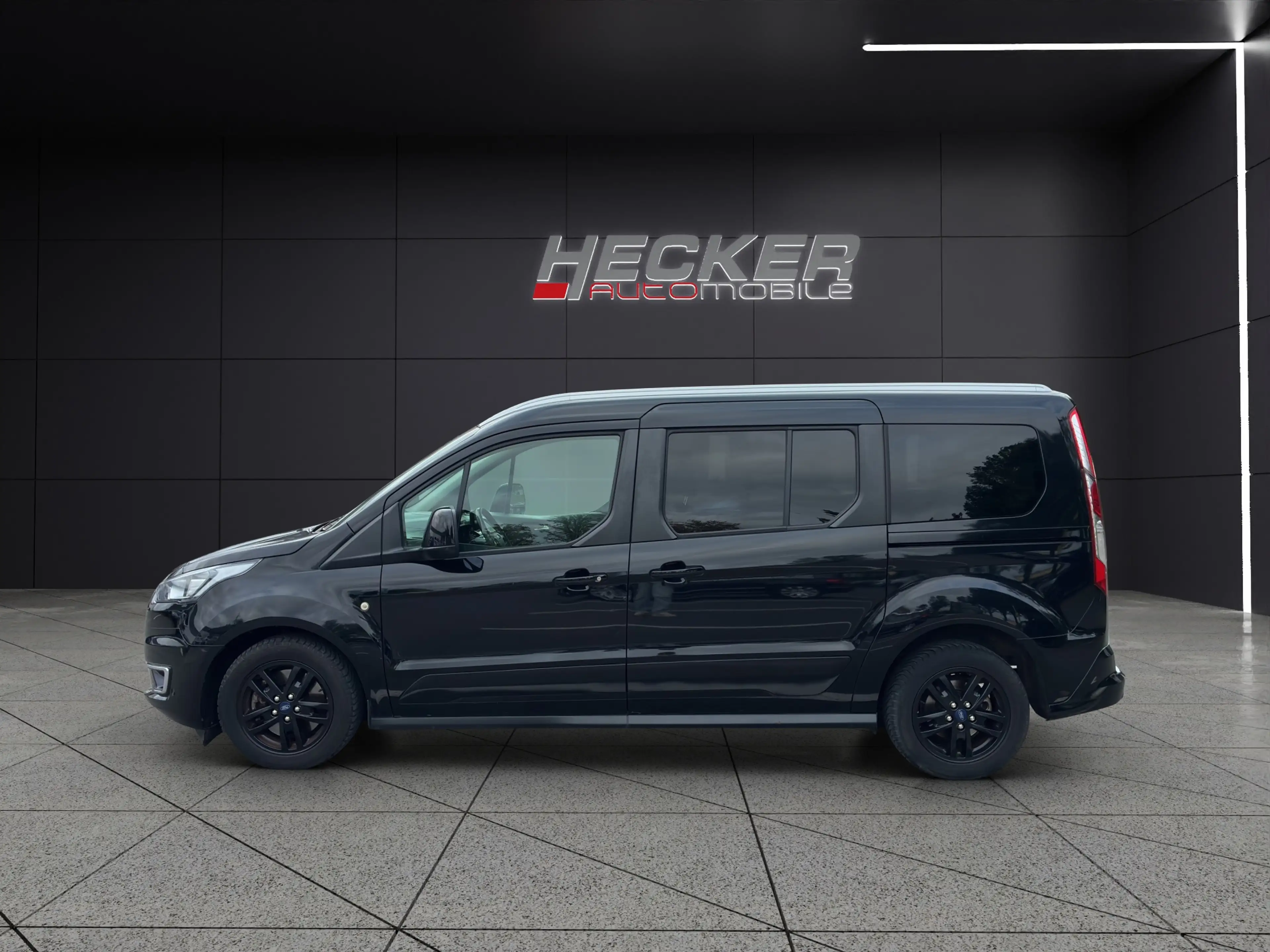 Ford Tourneo Connect 1.5TDCi Grand Titanium S/S EcoBlue — photo 3