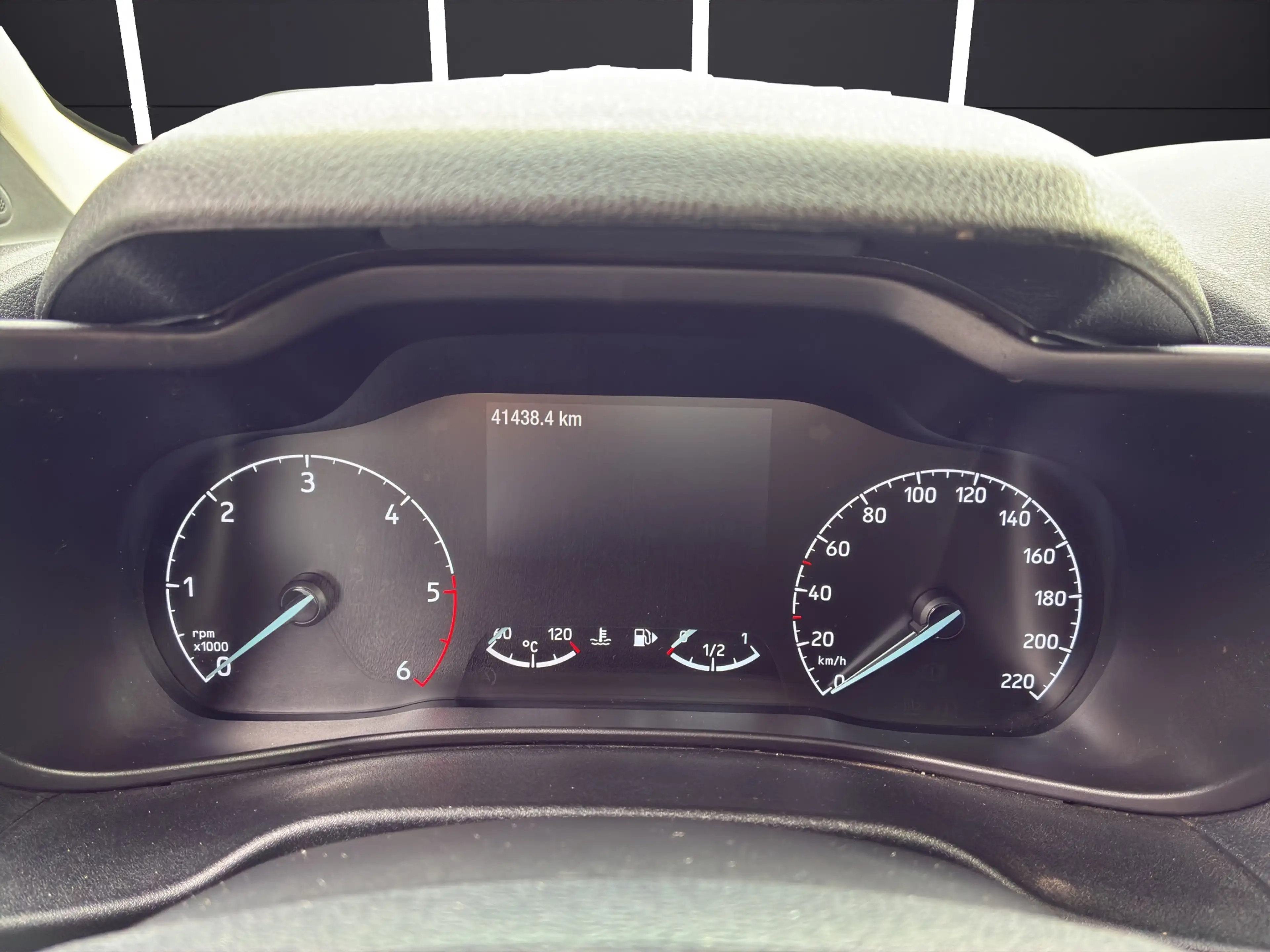 Ford Tourneo Connect 1.5TDCi Grand Titanium S/S EcoBlue — photo 11