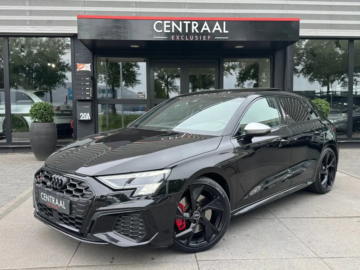 Audi S3 Sportback 2.0 TFSI Quattro 310PK|Pano|B&O|Camera|R Schwarz - 1