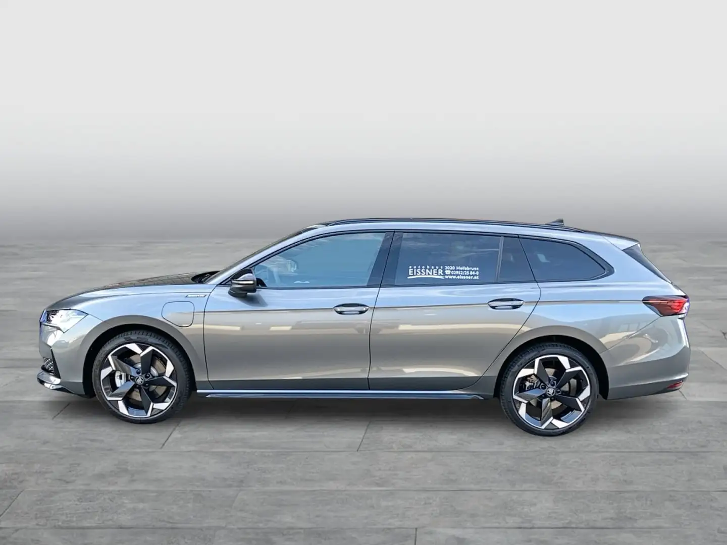 Skoda Superb Sportline iV TSI DSG Grau - 2