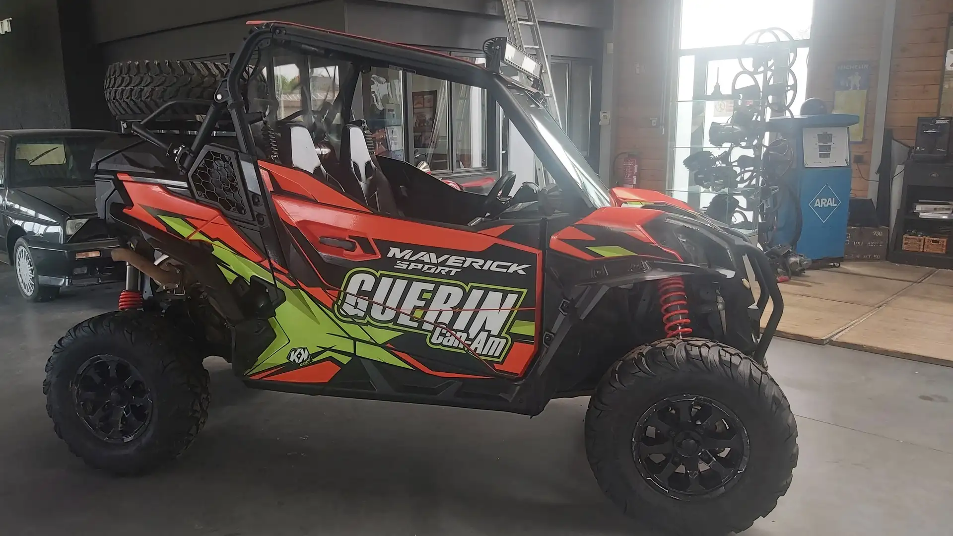 Can-Am Maverick Sport 1000R - 1