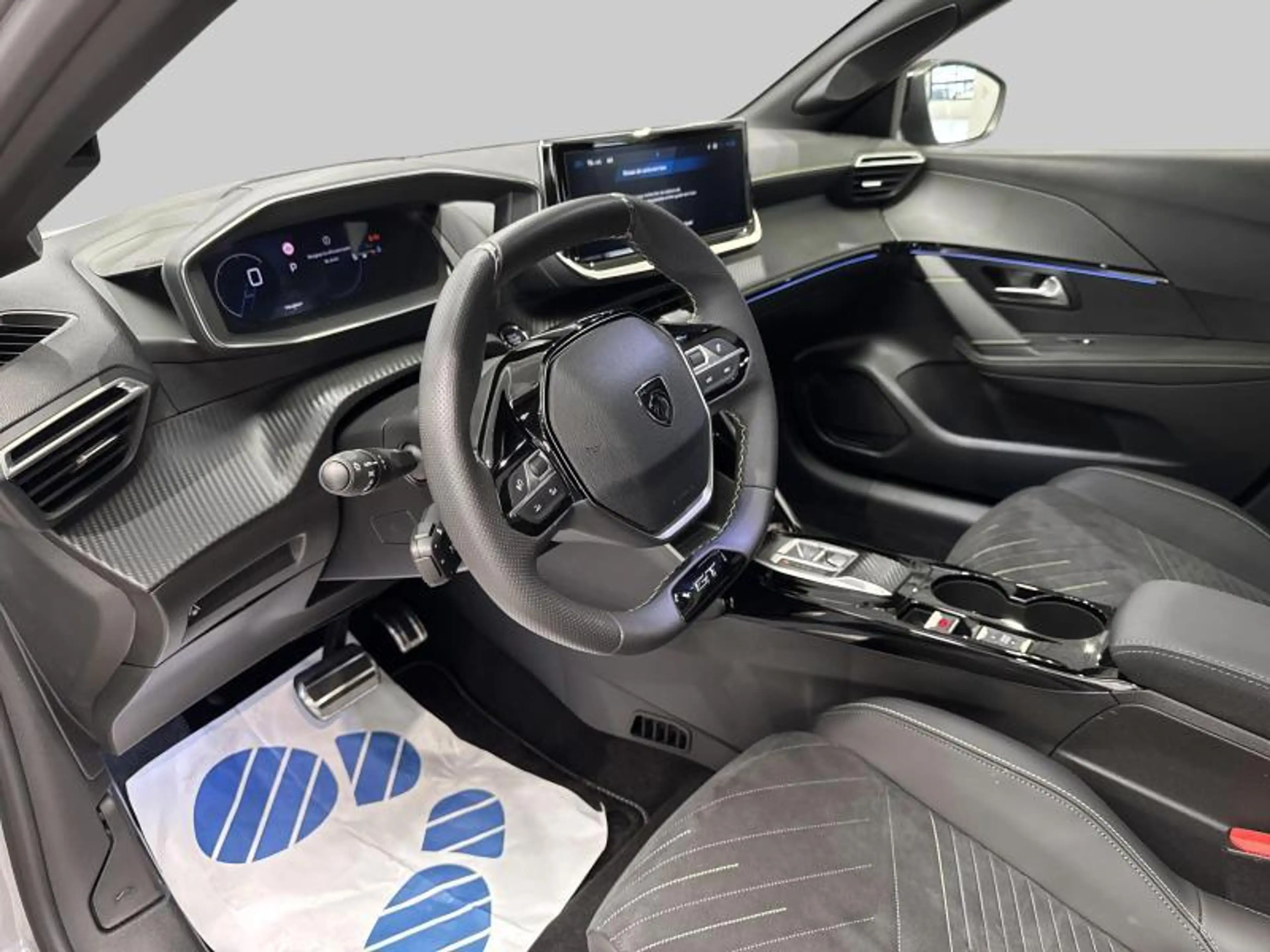 Peugeot 208 II & e- GT Line — photo 11