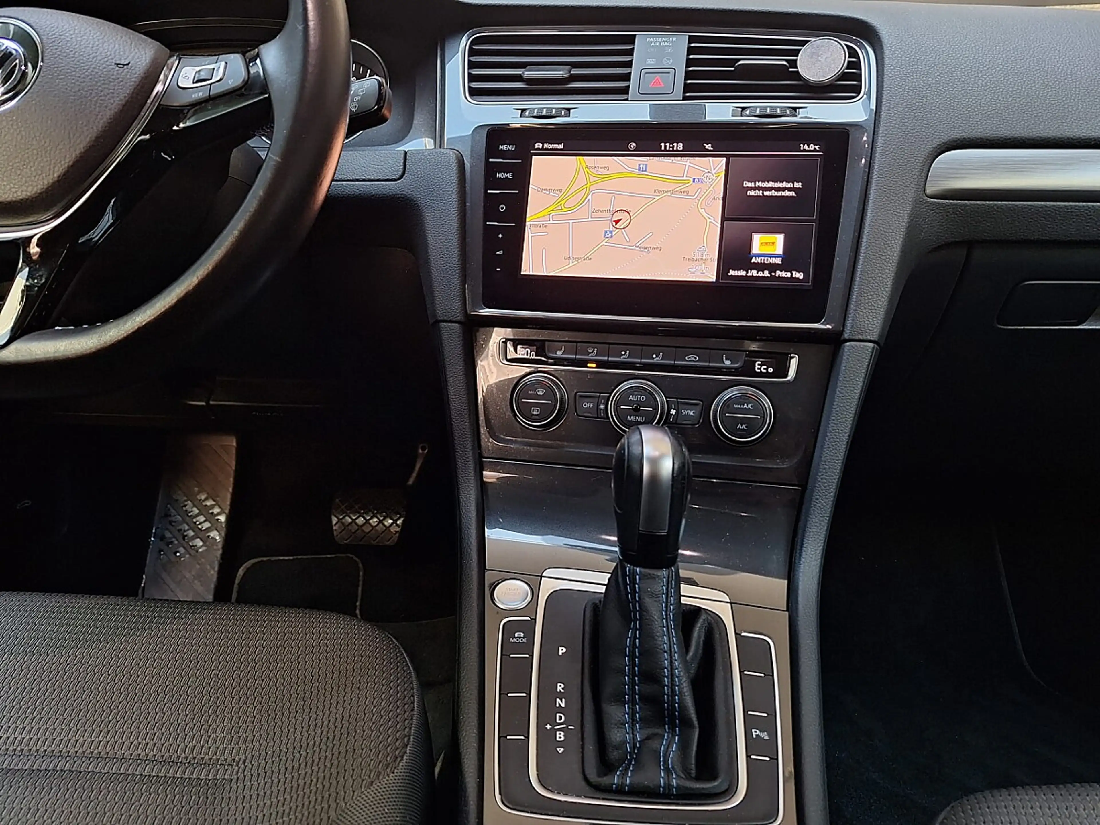 Volkswagen e-Golf E-Golf — photo 13