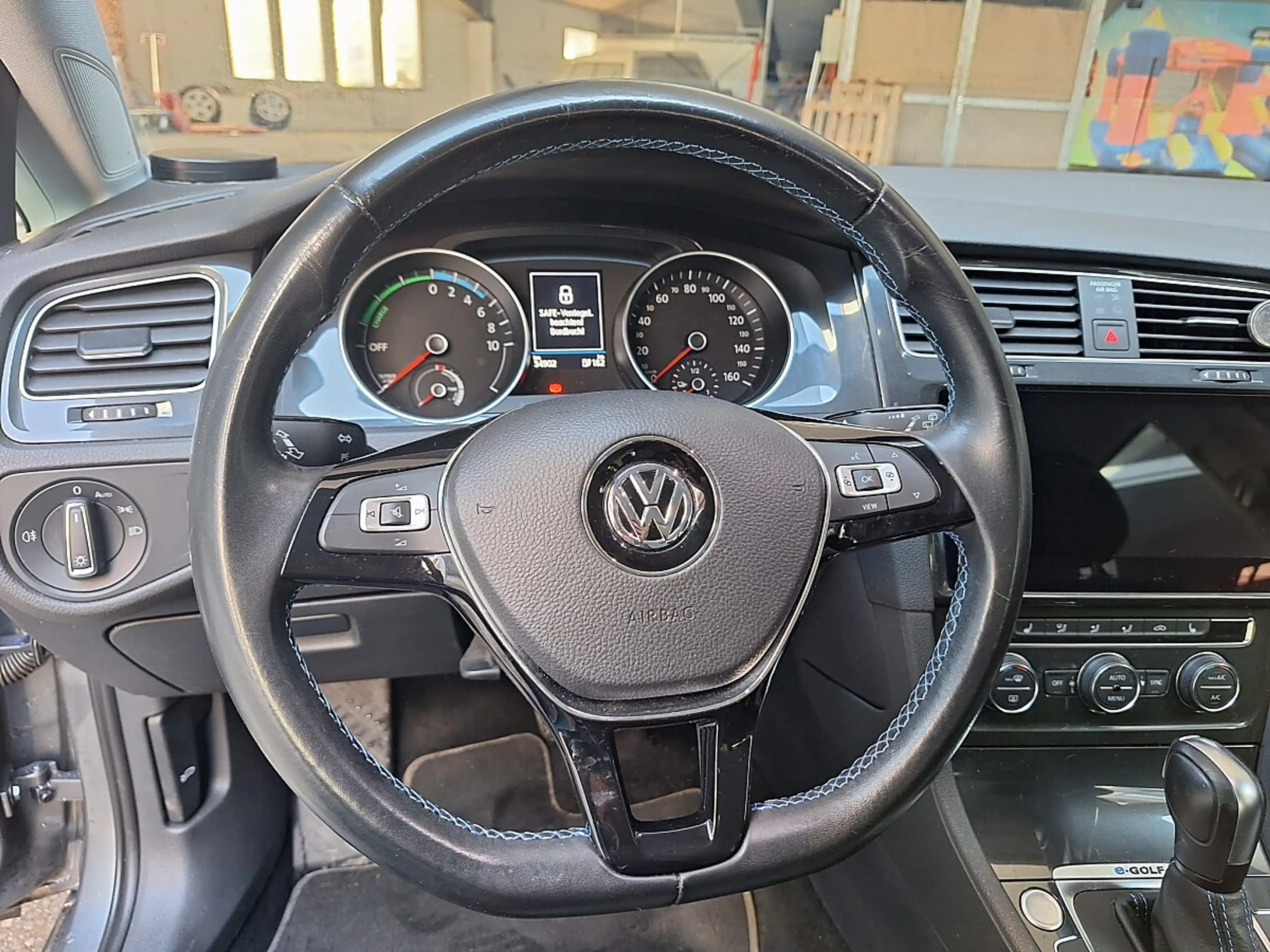 Volkswagen e-Golf E-Golf — photo 11