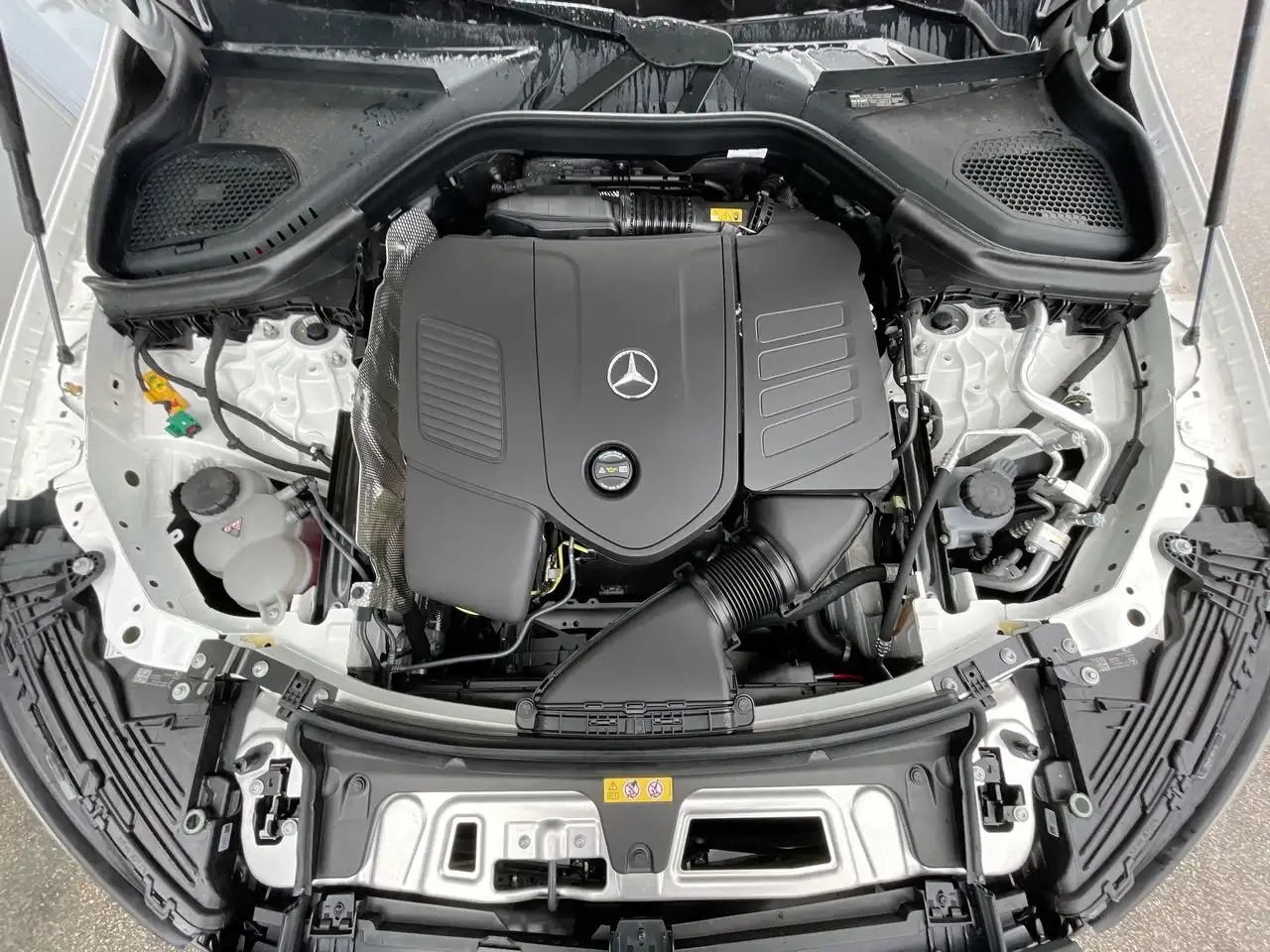Mercedes-Benz GLC снимка Mercedes-Benz GLC