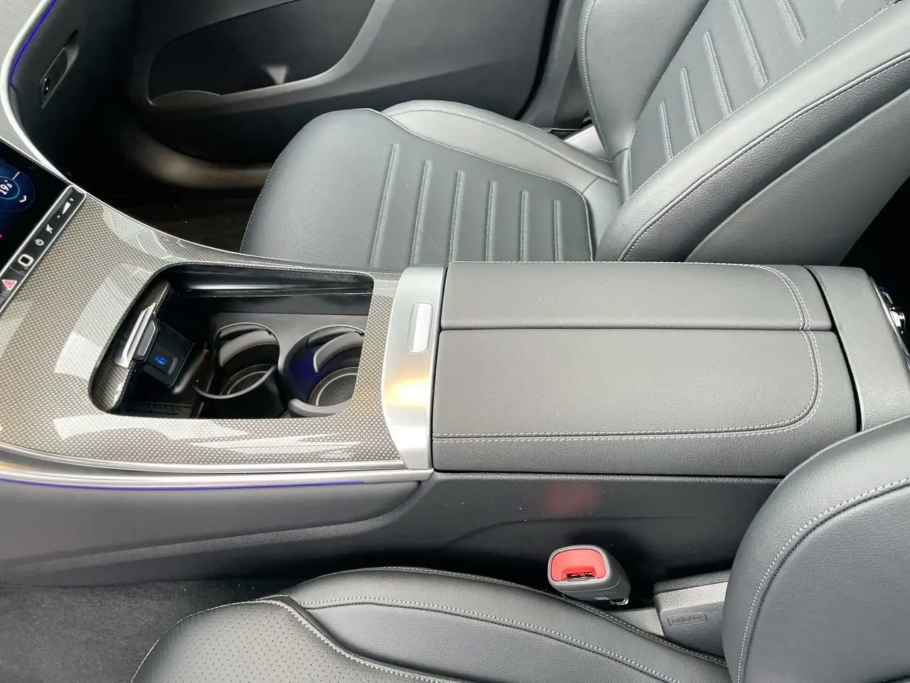 Mercedes-Benz GLC снимка Mercedes-Benz GLC