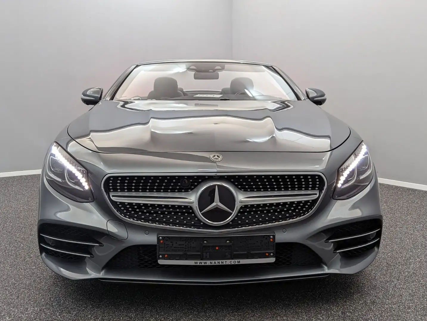 Mercedes-Benz S 560 Cabrio AMG*SWAROVSKI*TV*NIGHTVI*AIRS*BURM Gris - 2