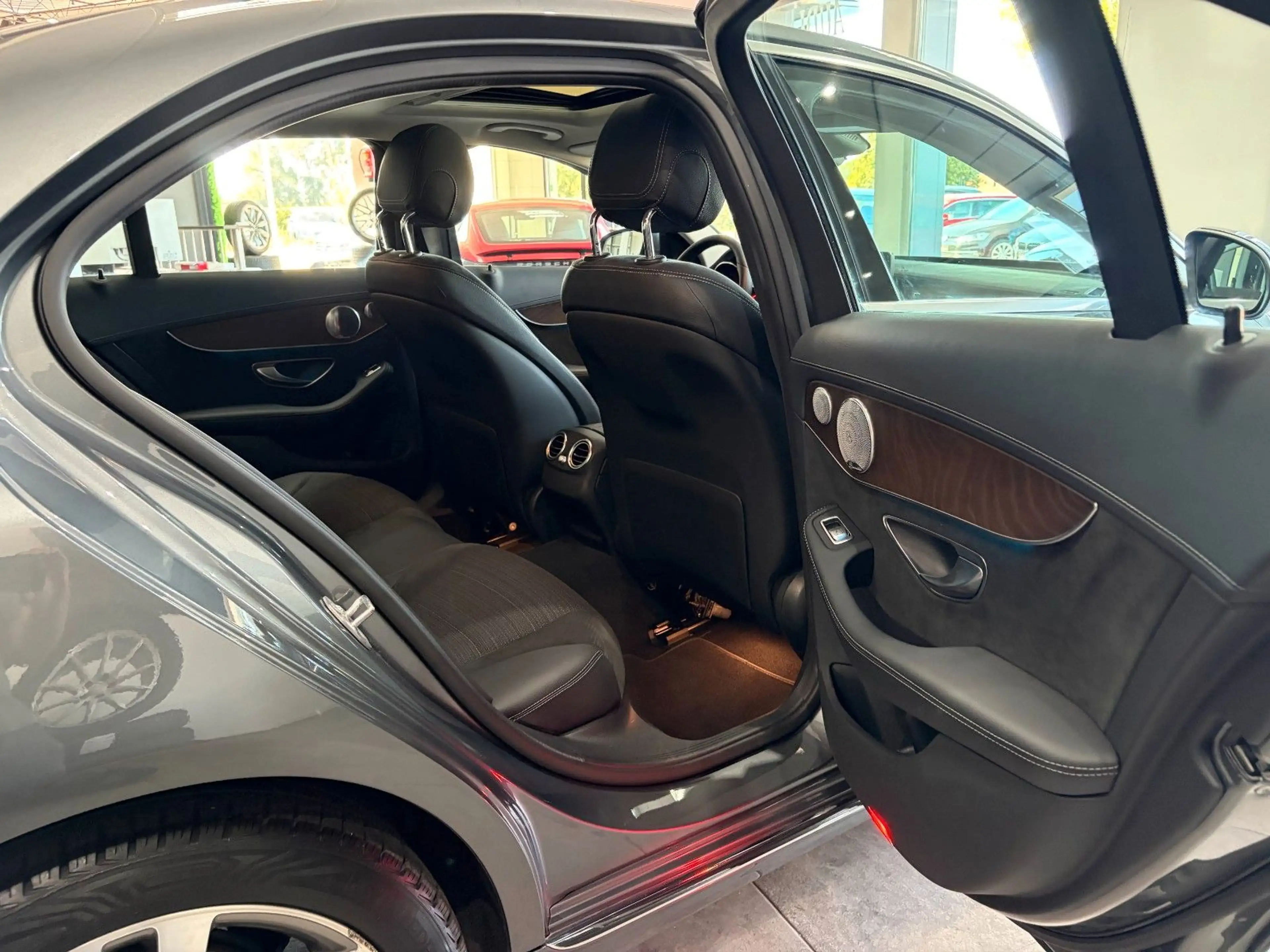 Mercedes-Benz C 200 *Exclusive*Distronic*Burmester*LED*AHK*Ambi — photo 29