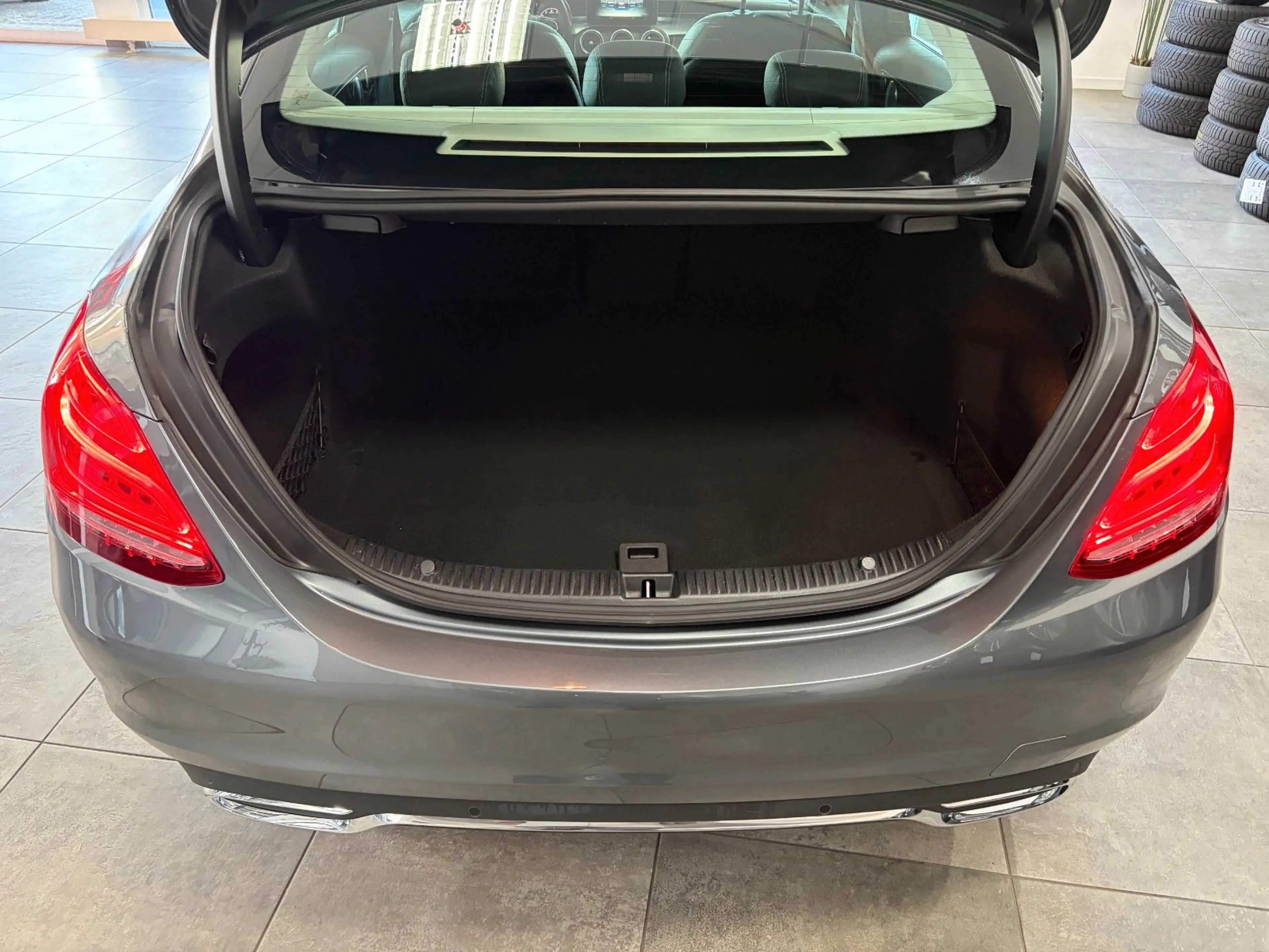 Mercedes-Benz C 200 *Exclusive*Distronic*Burmester*LED*AHK*Ambi — photo 40