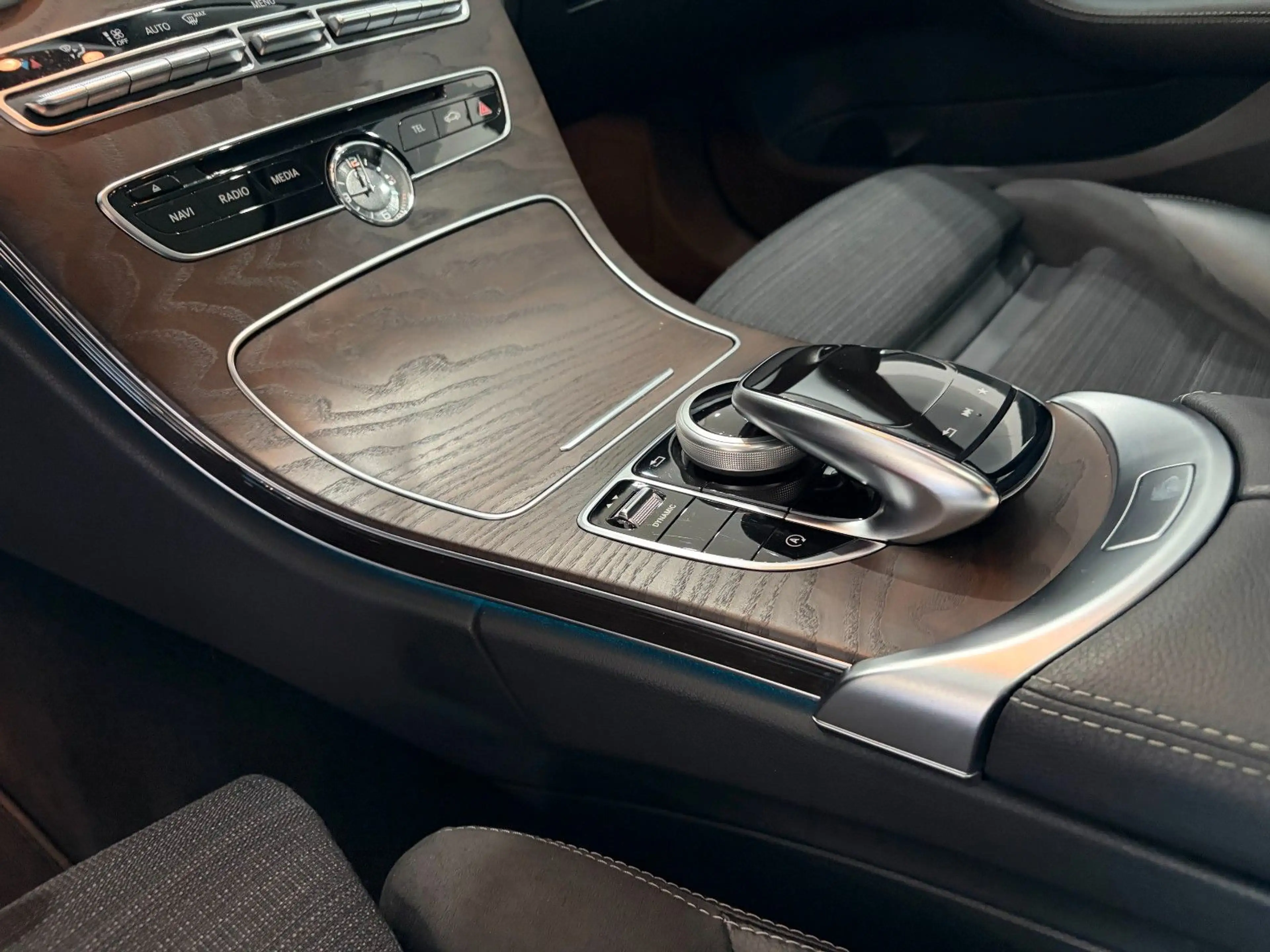 Mercedes-Benz C 200 *Exclusive*Distronic*Burmester*LED*AHK*Ambi — photo 36