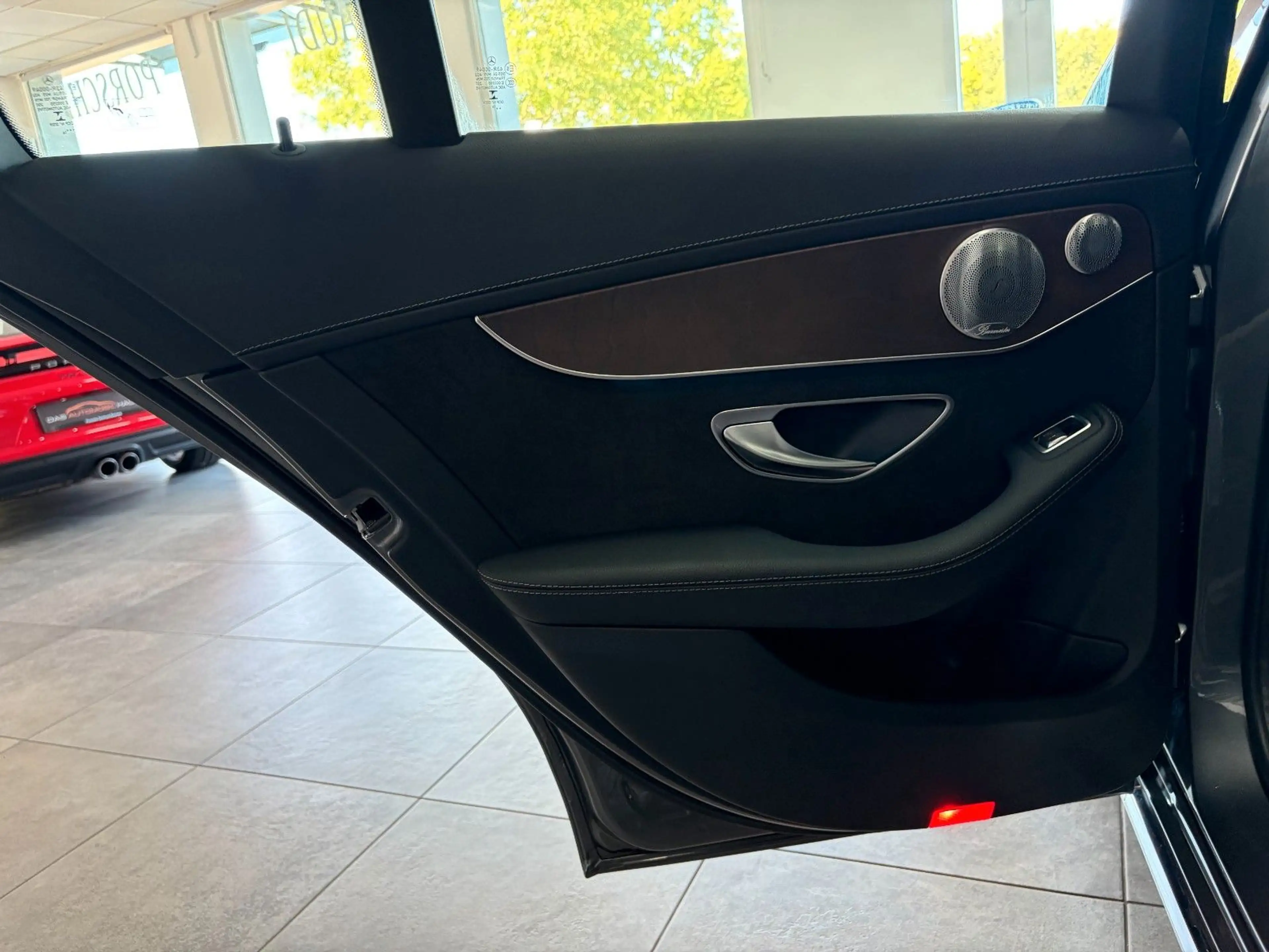 Mercedes-Benz C 200 *Exclusive*Distronic*Burmester*LED*AHK*Ambi — photo 39