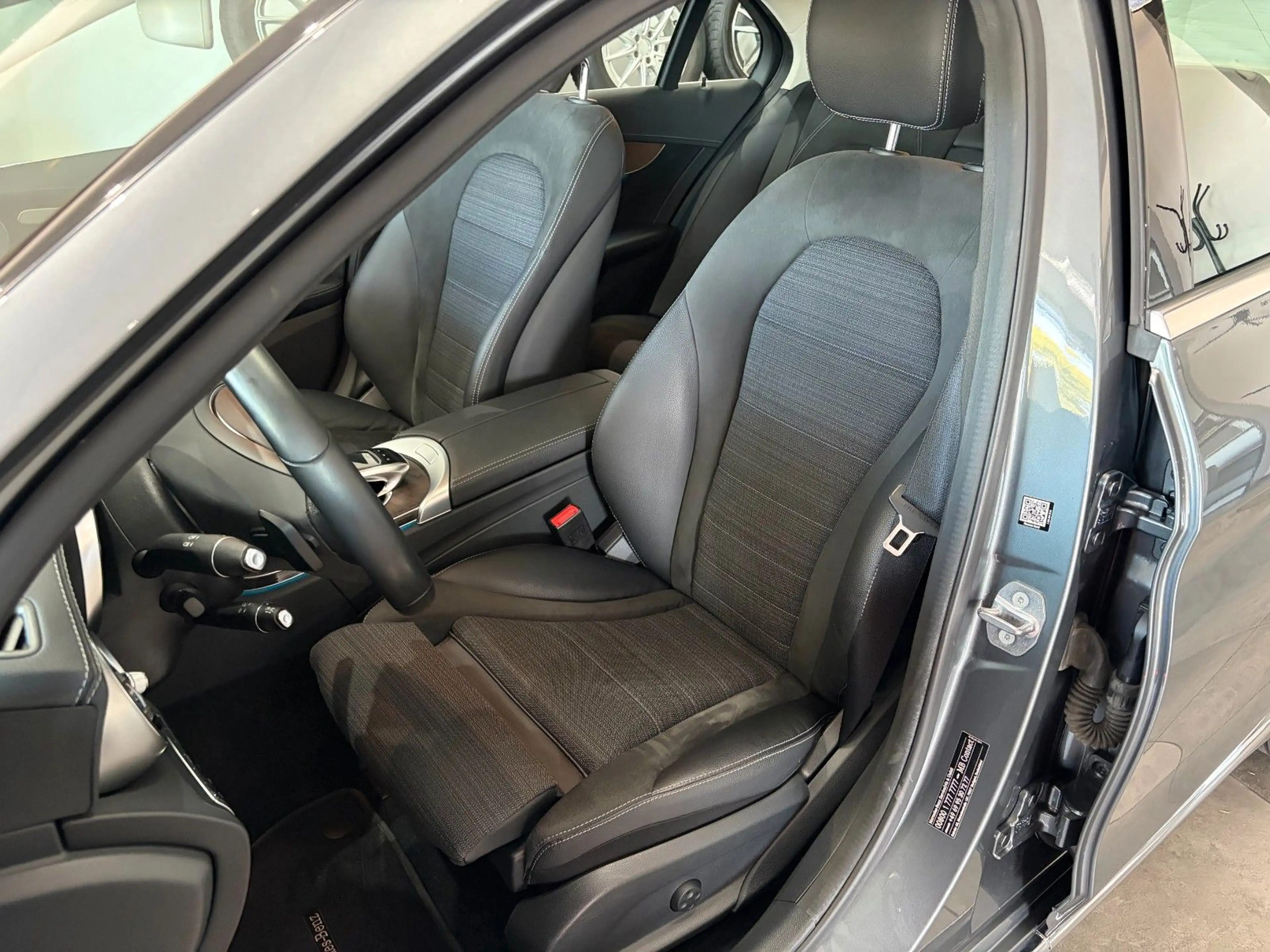 Mercedes-Benz C 200 *Exclusive*Distronic*Burmester*LED*AHK*Ambi — photo 25