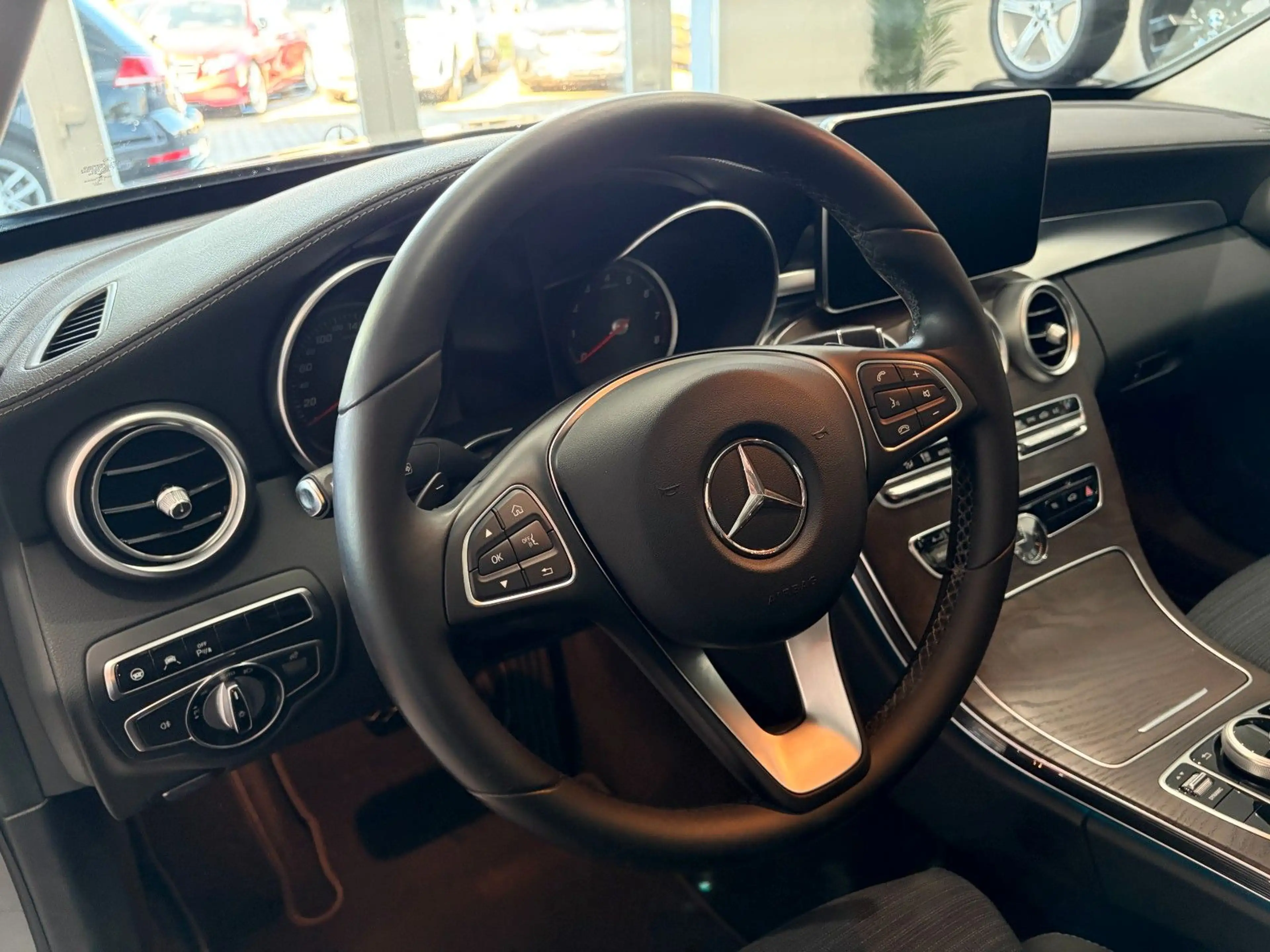 Mercedes-Benz C 200 *Exclusive*Distronic*Burmester*LED*AHK*Ambi — photo 17
