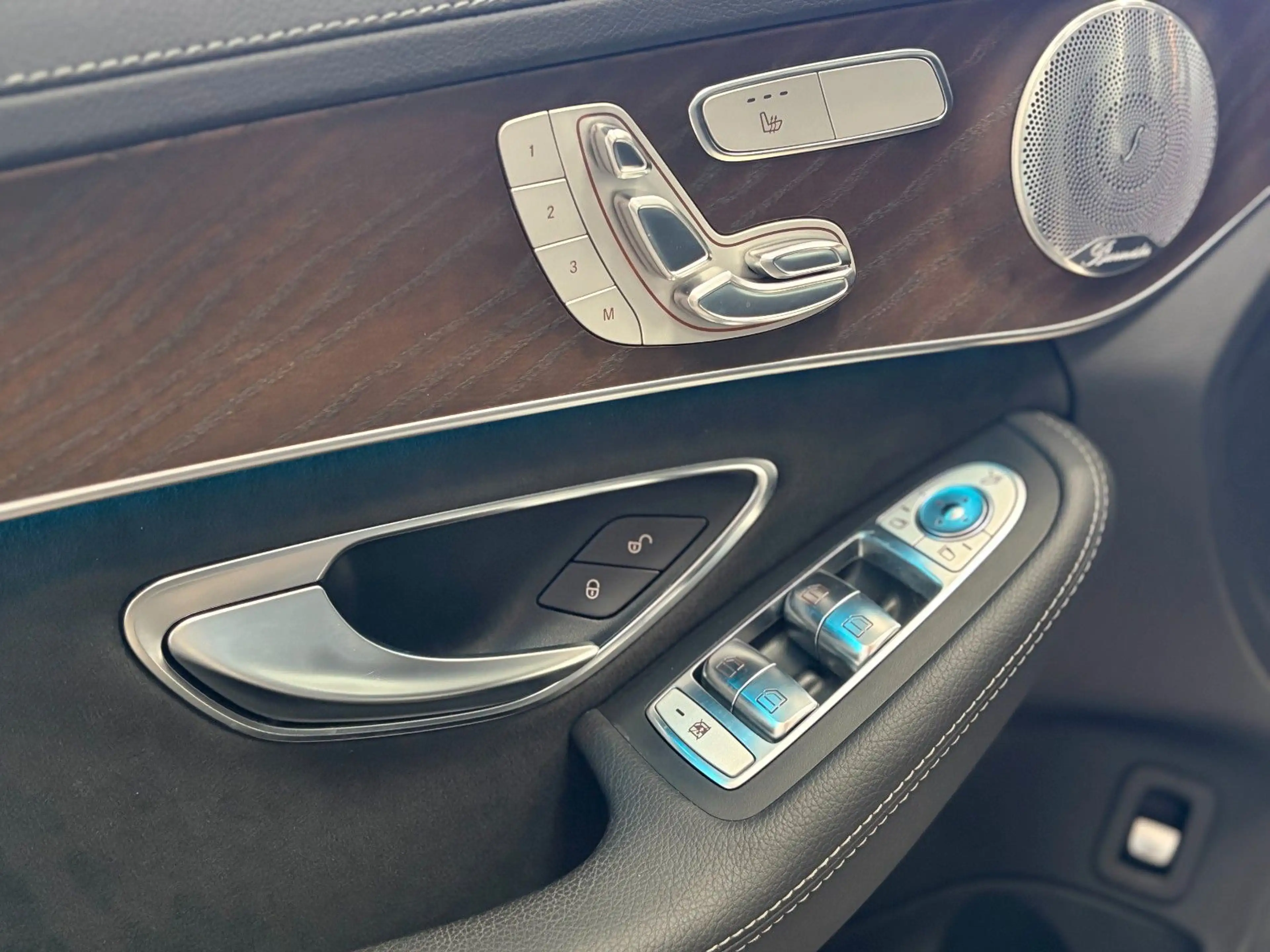 Mercedes-Benz C 200 *Exclusive*Distronic*Burmester*LED*AHK*Ambi — photo 21