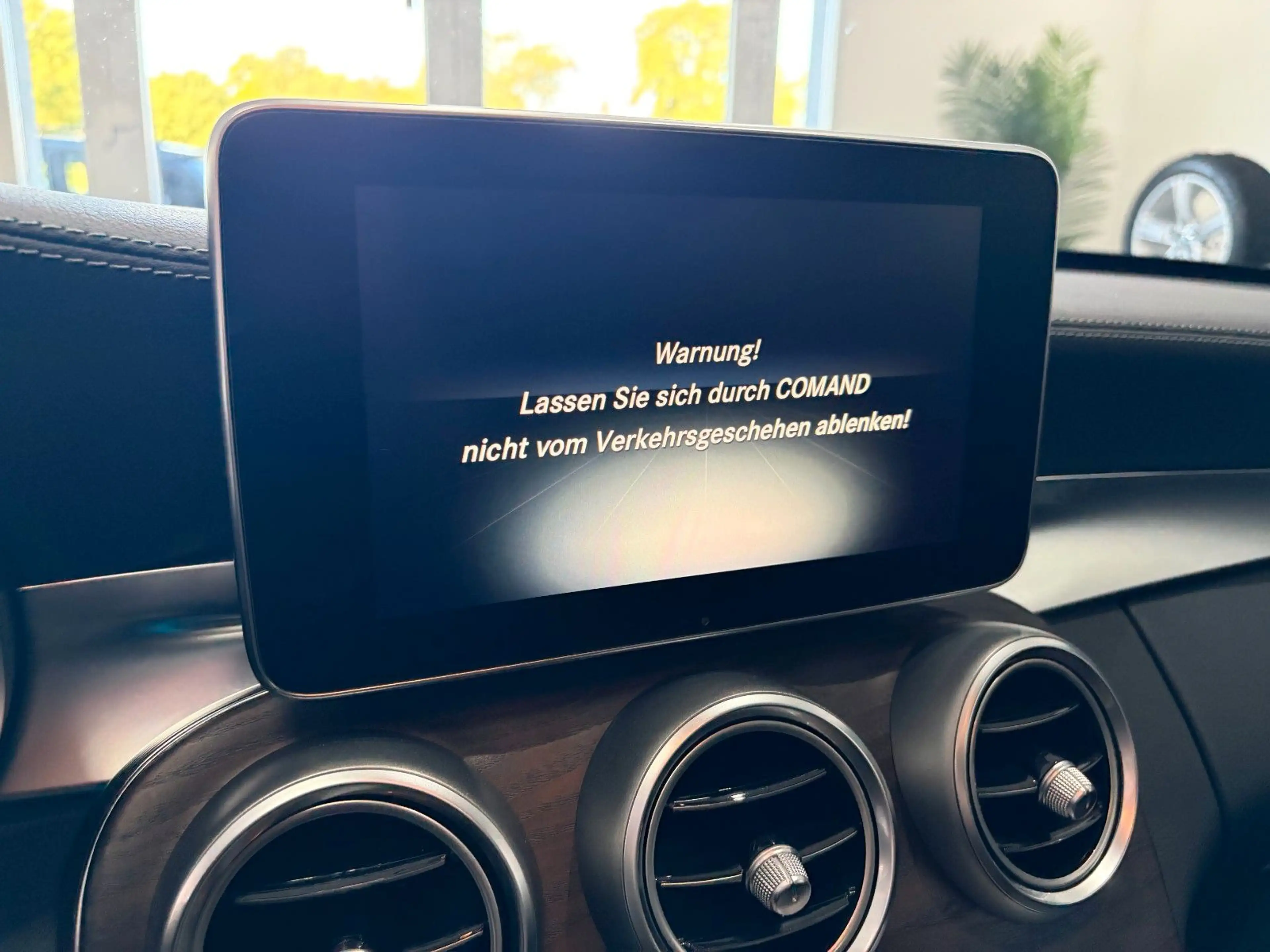 Mercedes-Benz C 200 *Exclusive*Distronic*Burmester*LED*AHK*Ambi — photo 38
