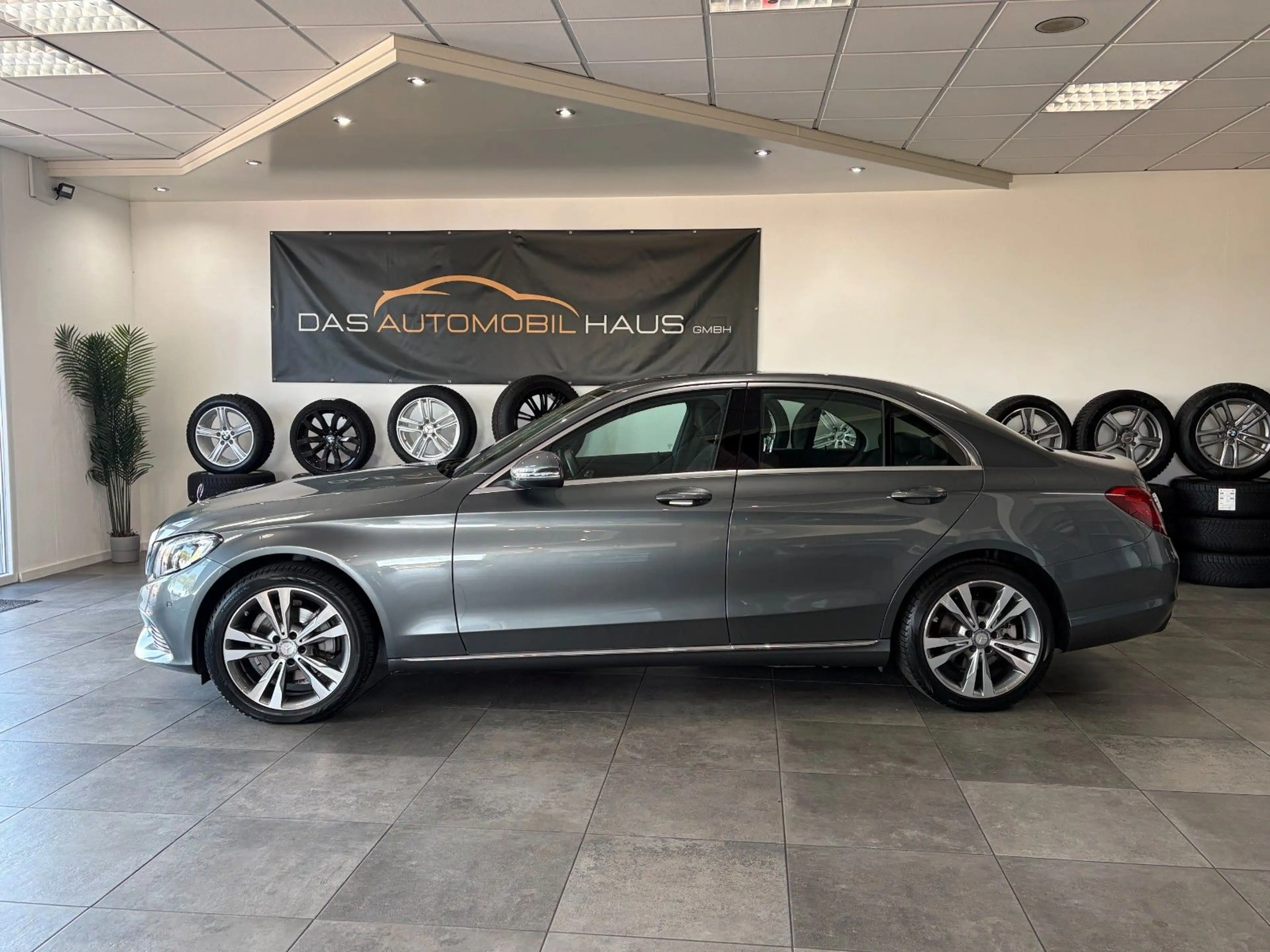 Mercedes-Benz C 200 *Exclusive*Distronic*Burmester*LED*AHK*Ambi — photo 6