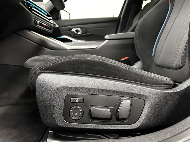 BMW 3 Series view 26