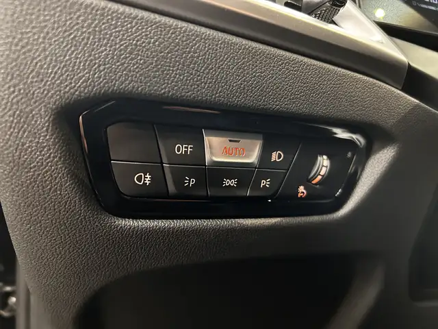 BMW 3 Series view 28