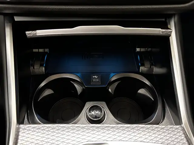 BMW 3 Series view 21