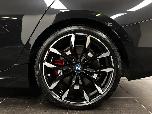BMW 3 Series view 6