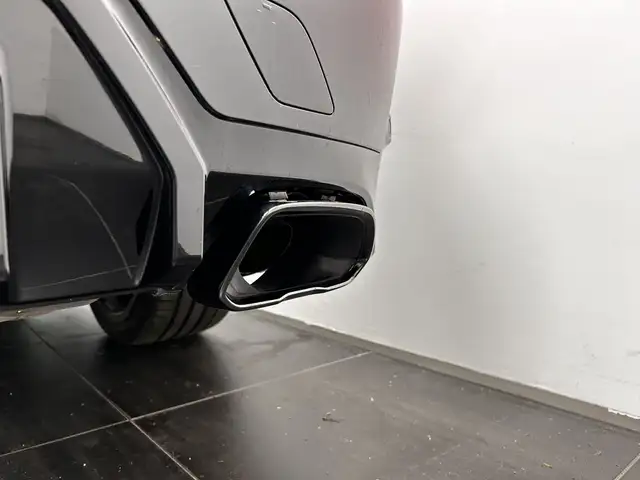 BMW 3 Series view 13