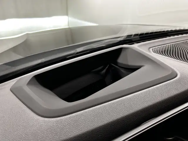 BMW 3 Series view 29