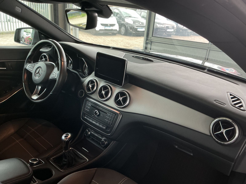 Mercedes-Benz CLA 180 * Night-Paket * Pano * Navi *Chrom-Paket — photo 8