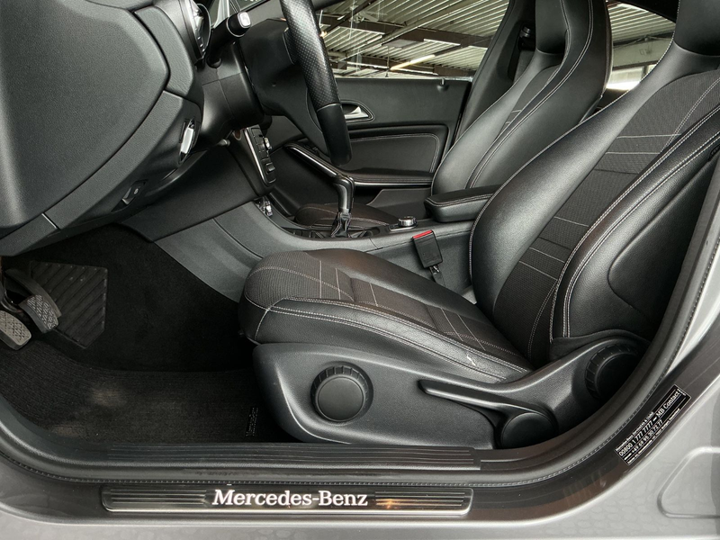 Mercedes-Benz CLA 180 * Night-Paket * Pano * Navi *Chrom-Paket — photo 11
