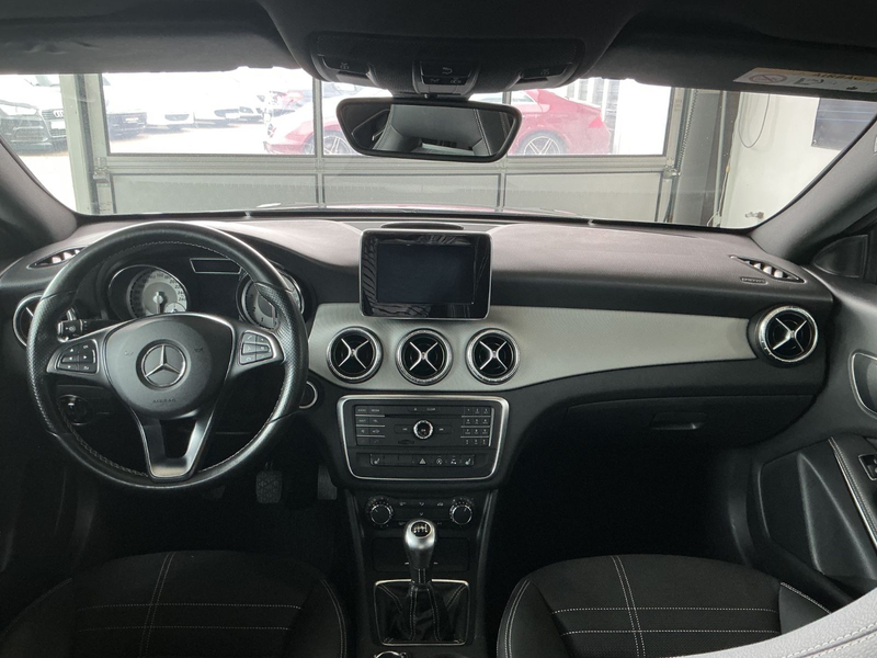 Mercedes-Benz CLA 180 * Night-Paket * Pano * Navi *Chrom-Paket — photo 14