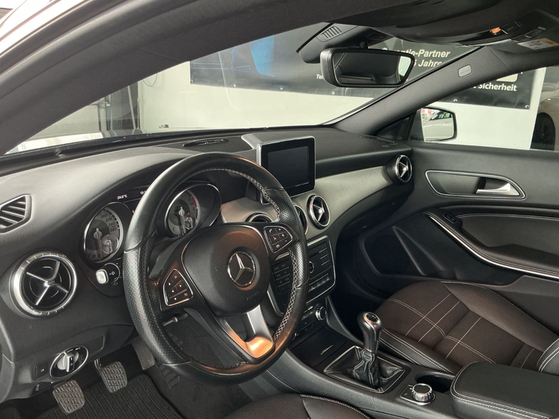 Mercedes-Benz CLA 180 * Night-Paket * Pano * Navi *Chrom-Paket — photo 10