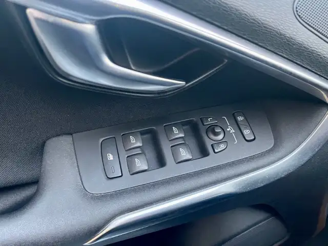 Volvo V40 view 15