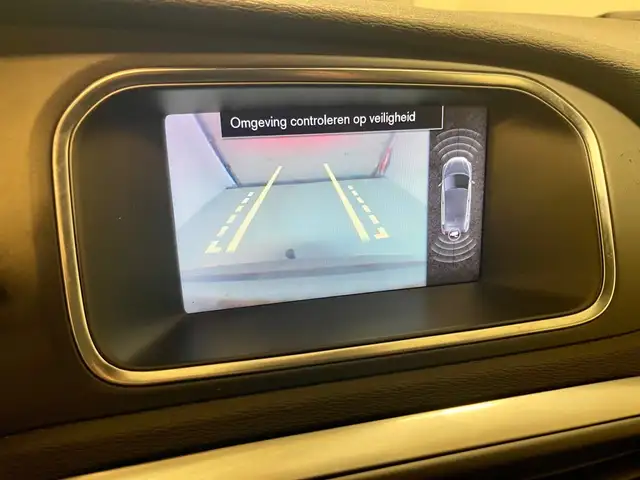 Volvo V40 view 4