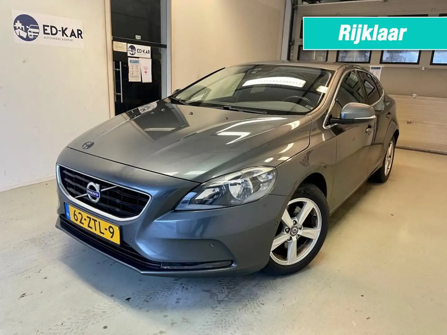 Volvo V40 1.6 T3 Momentum NAVI CRUISE CAMERA 2DE EIG. TOP CO Grey - 1