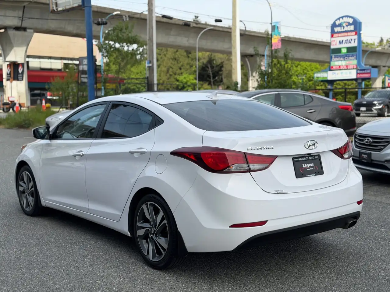Hyundai ELANTRA снимка Hyundai ELANTRA