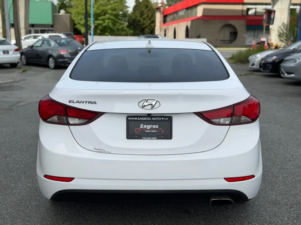 Hyundai ELANTRA снимка Hyundai ELANTRA