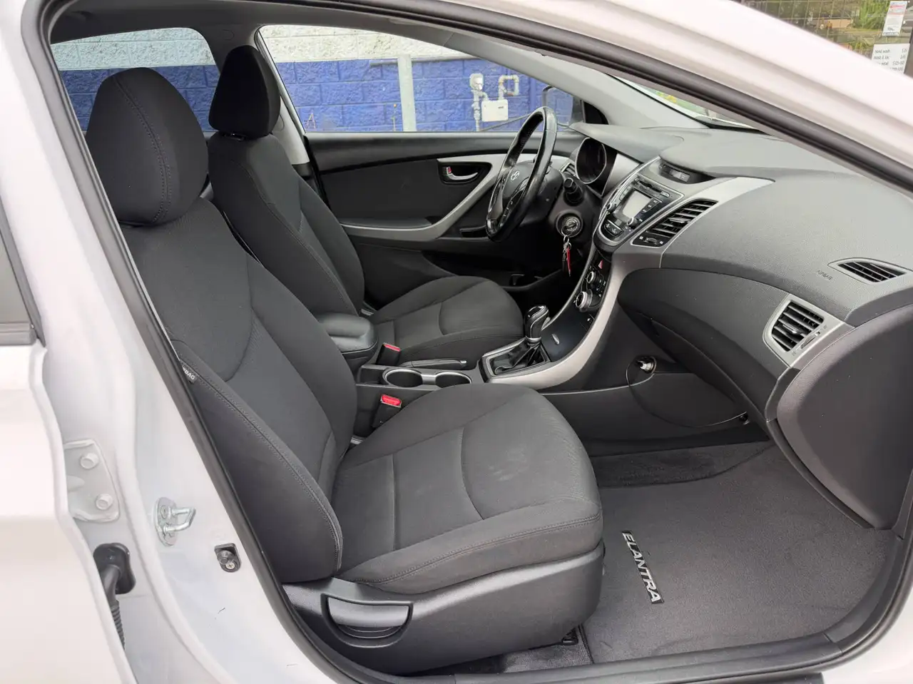 Hyundai ELANTRA снимка Hyundai ELANTRA