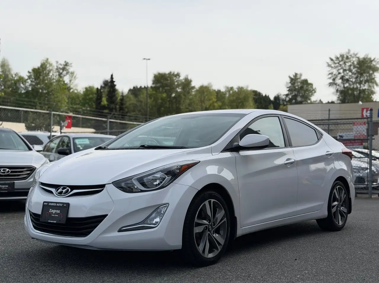 Hyundai ELANTRA снимка Hyundai ELANTRA