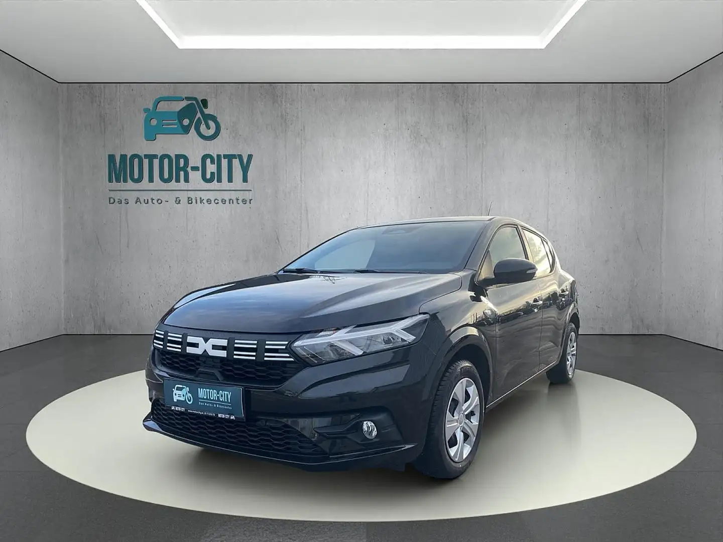 Dacia Sandero Expression TCe 90 Schwarz - 1