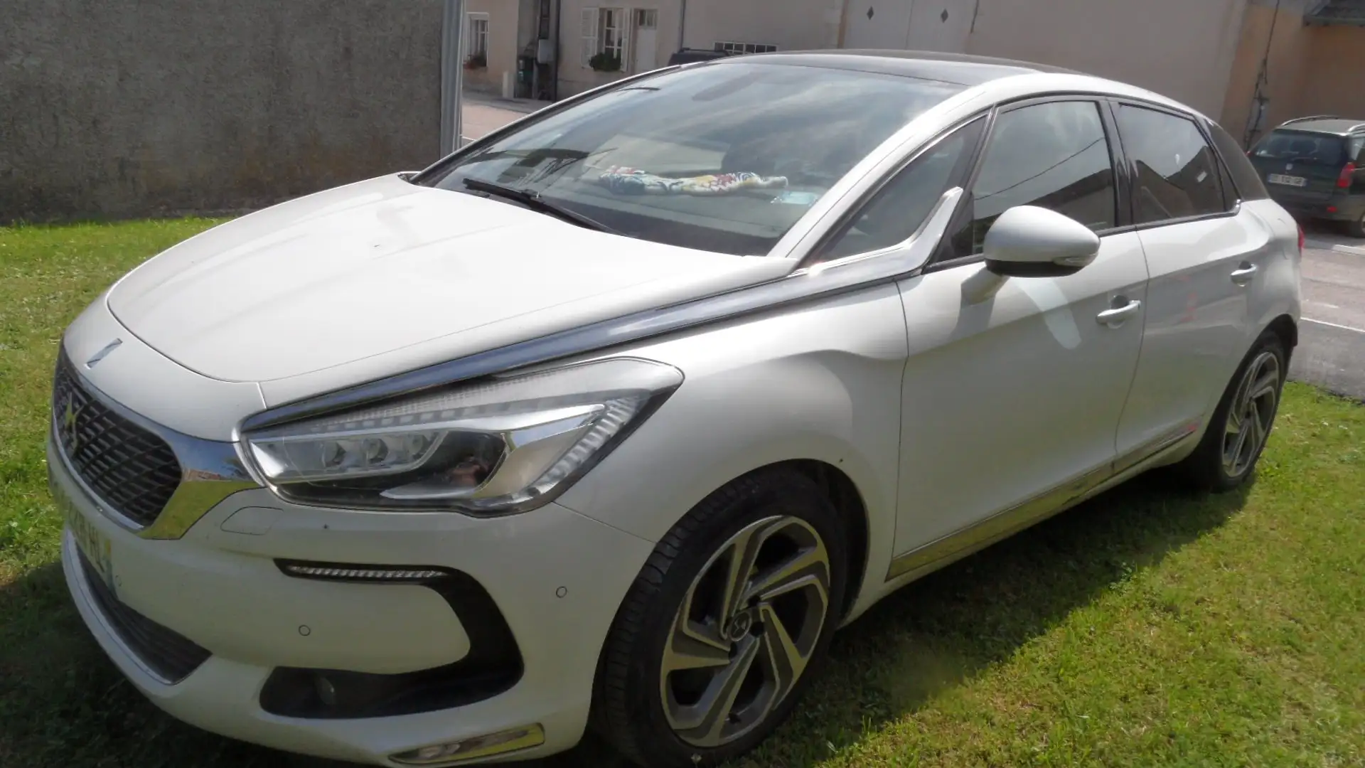 DS Automobiles DS 5 DS5 BlueHDi 180 S Blanc - 2